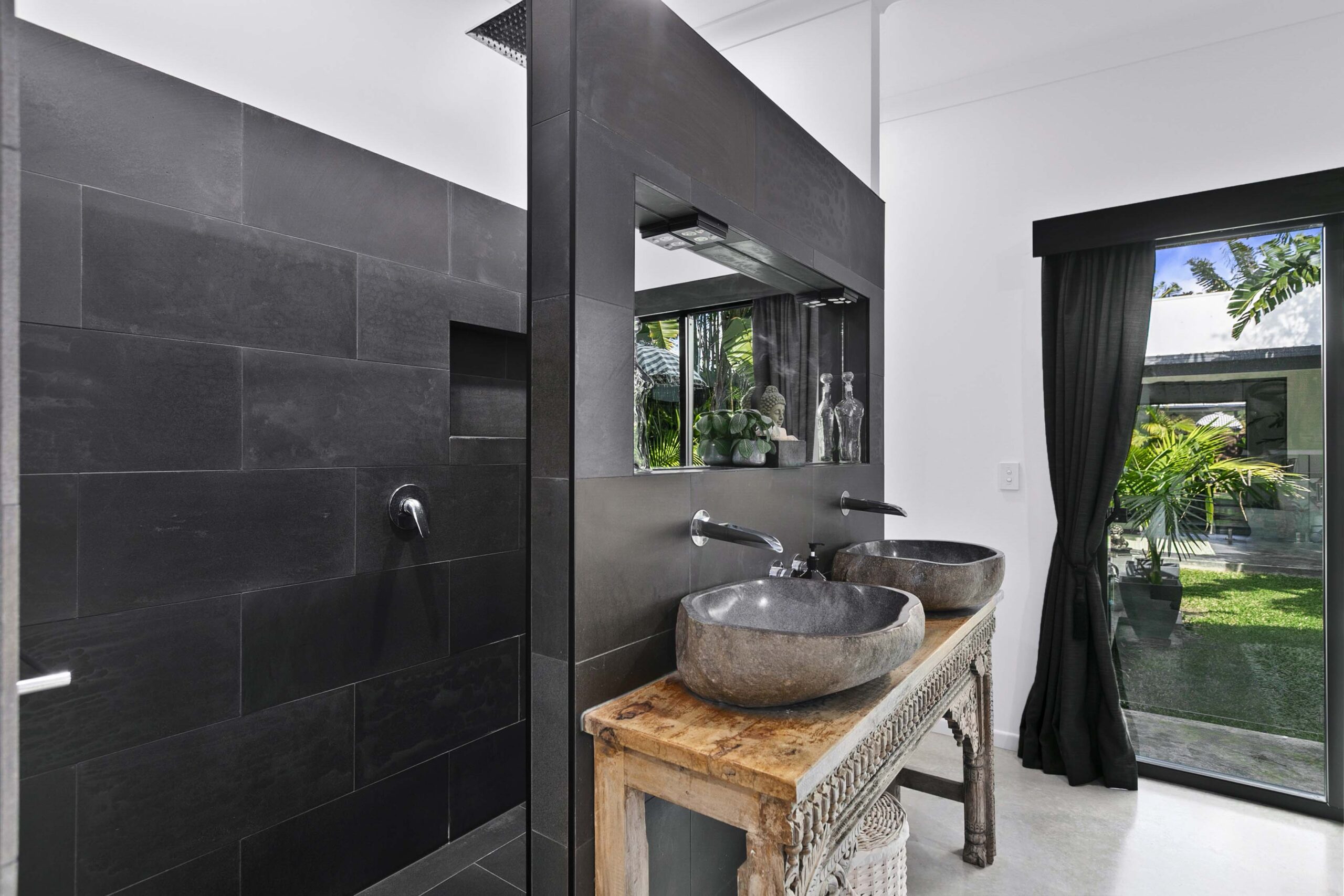 157 Truro Street, URANGAN, QLD 4655 AUS