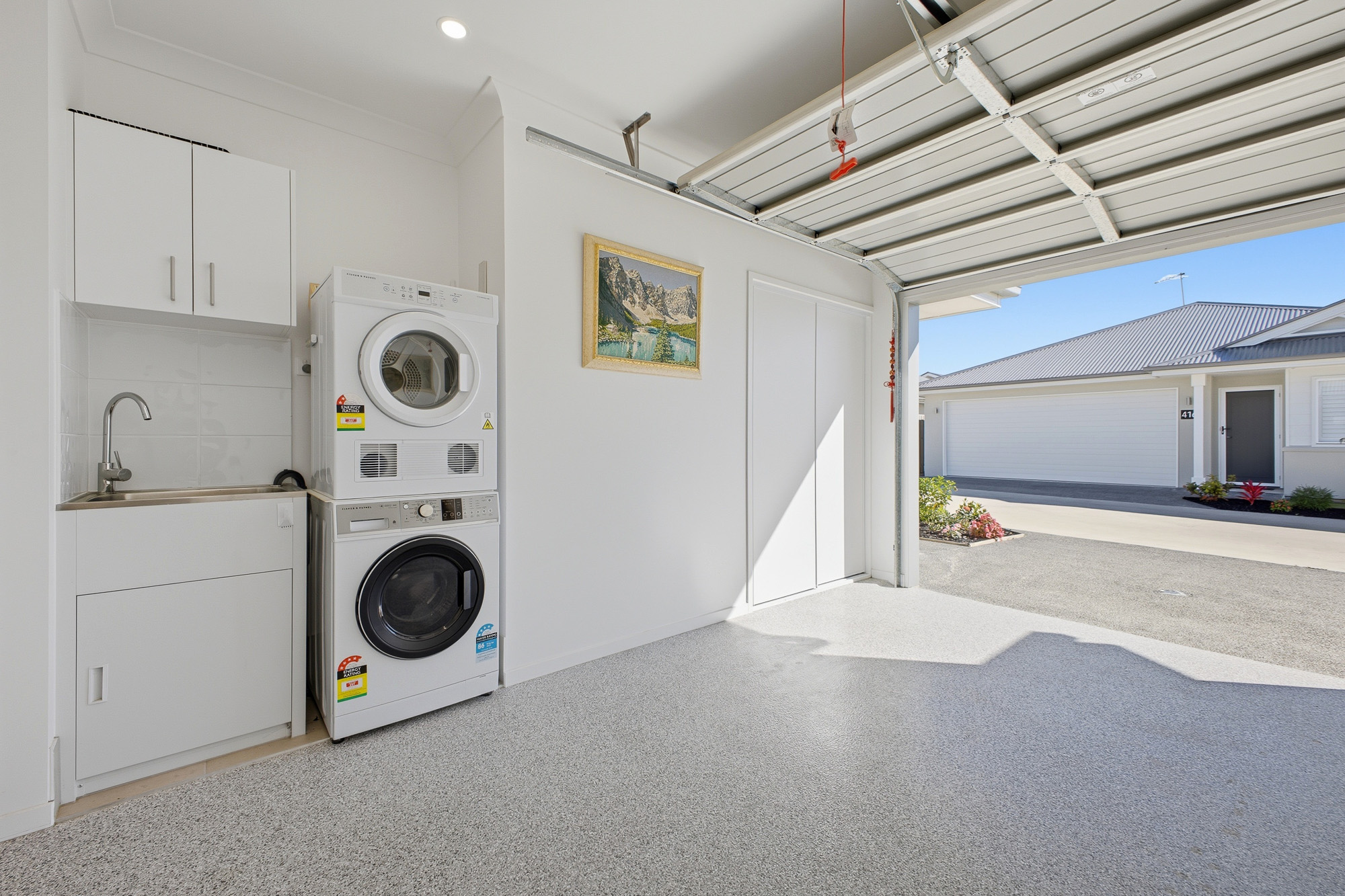 401/2-20 Island View Dr - 