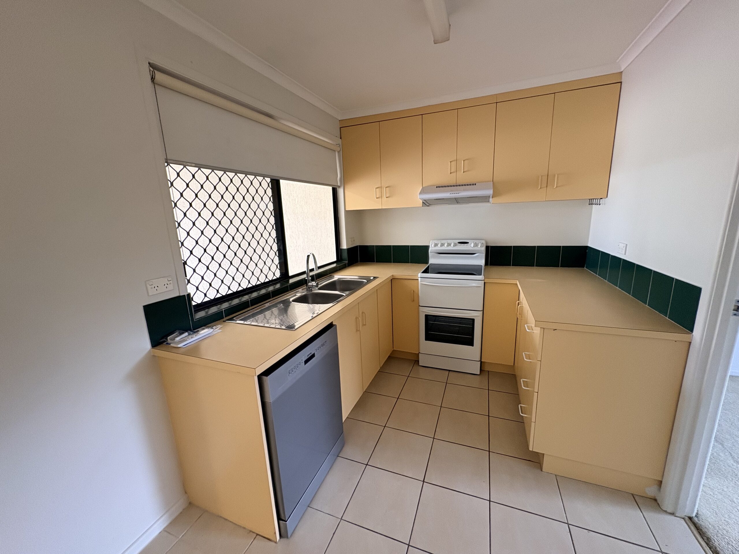 15/220 Torquay Terrace, TORQUAY, QLD 4655 AUS