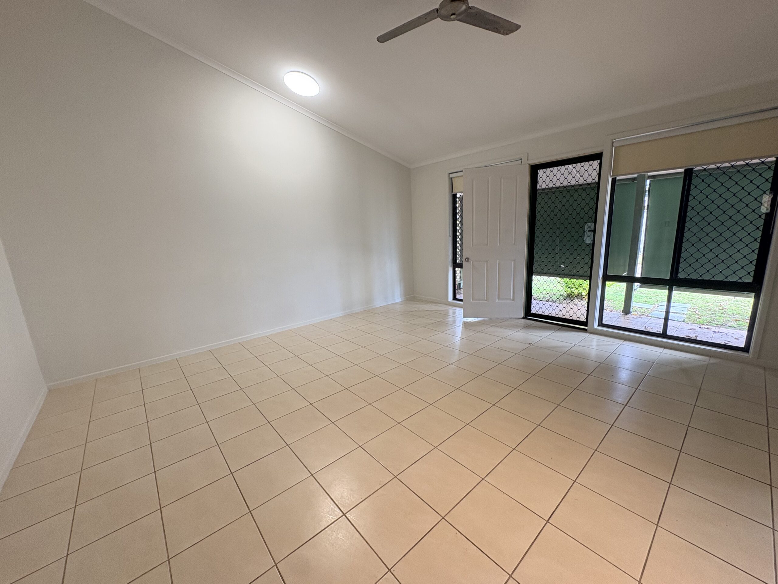 15/220 Torquay Terrace, TORQUAY, QLD 4655 AUS