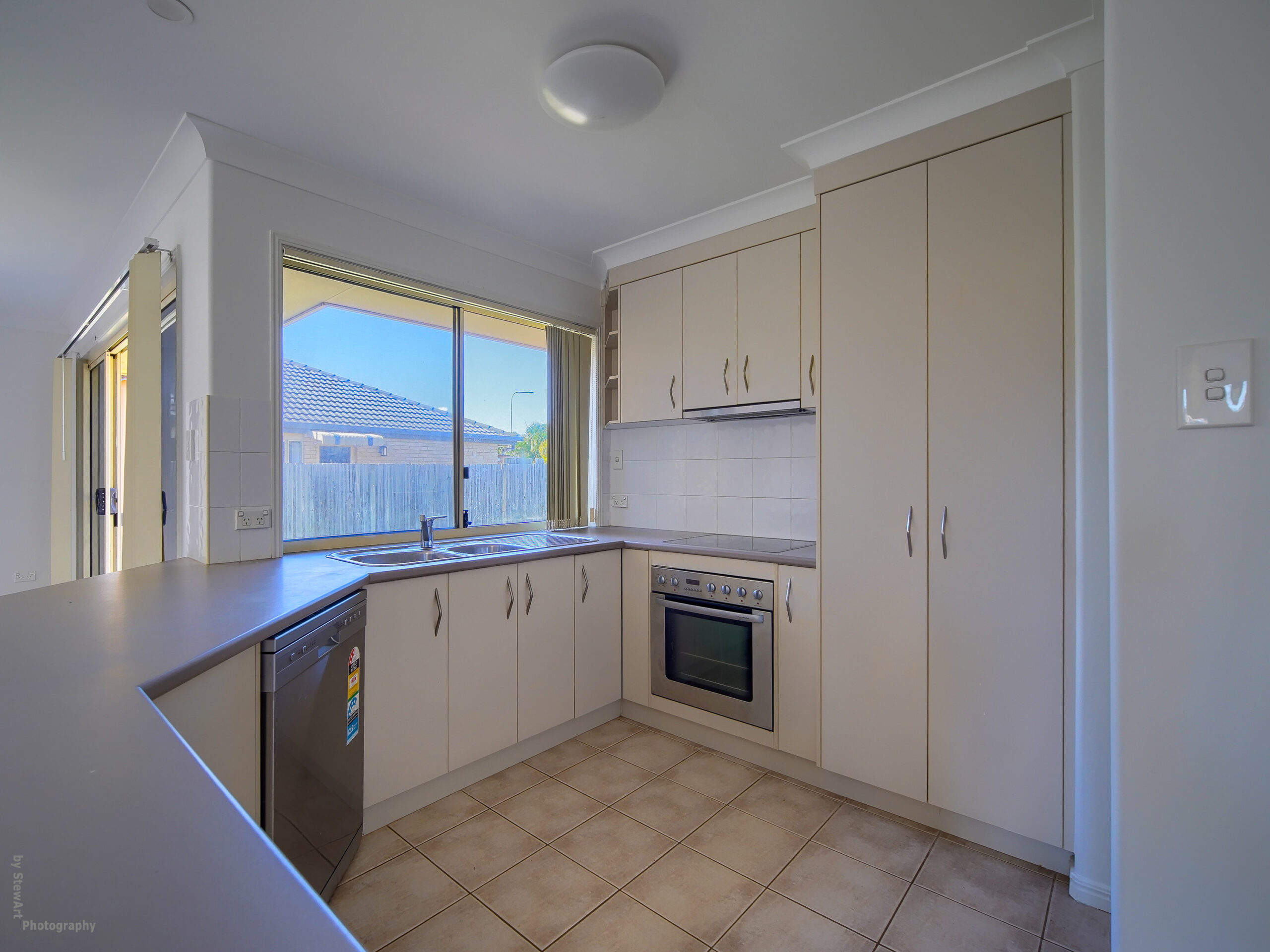 1 Adam Court, URANGAN, QLD 4655 AUS