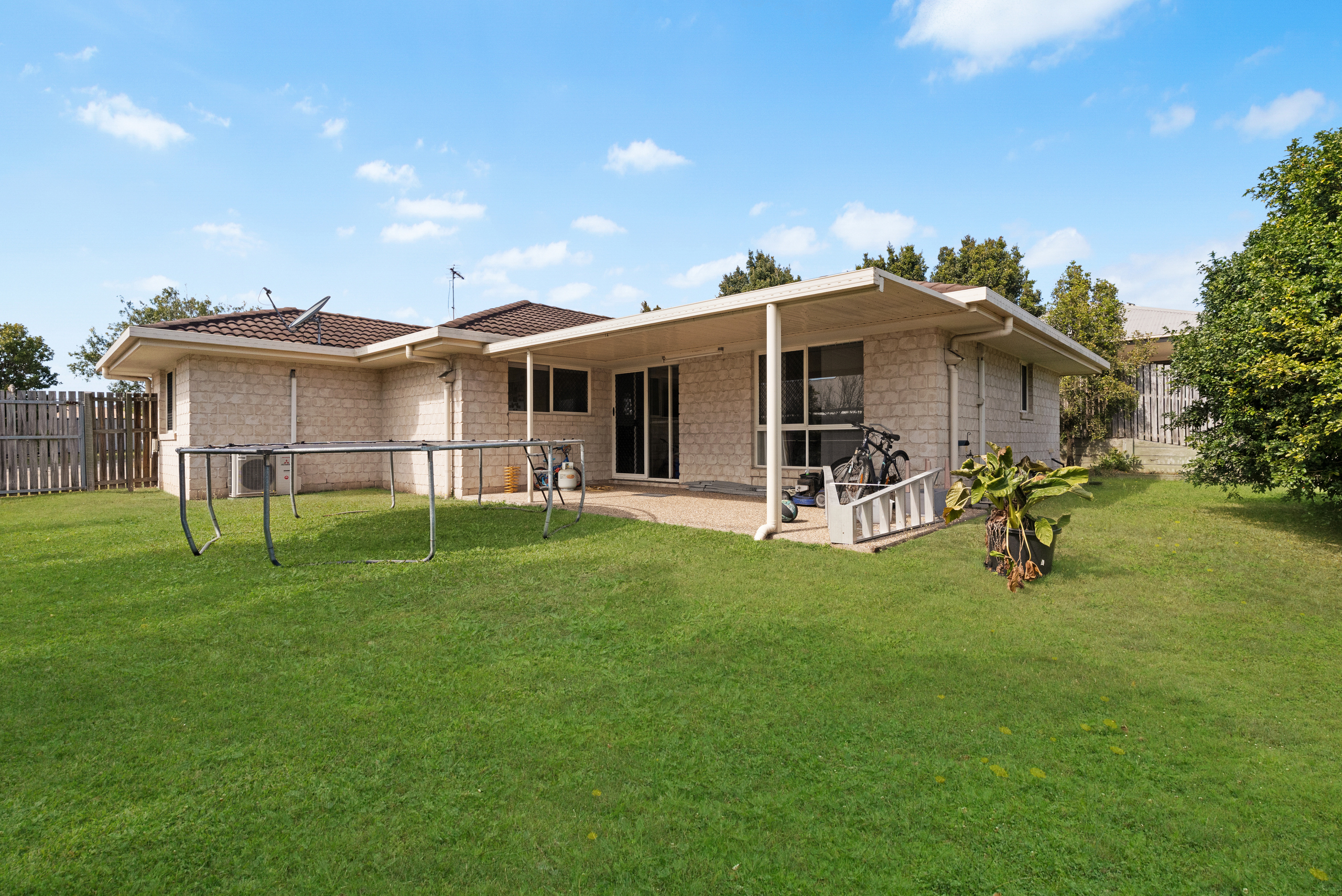 38 Picadilly Circuit, URRAWEEN, QLD 4655 AUS