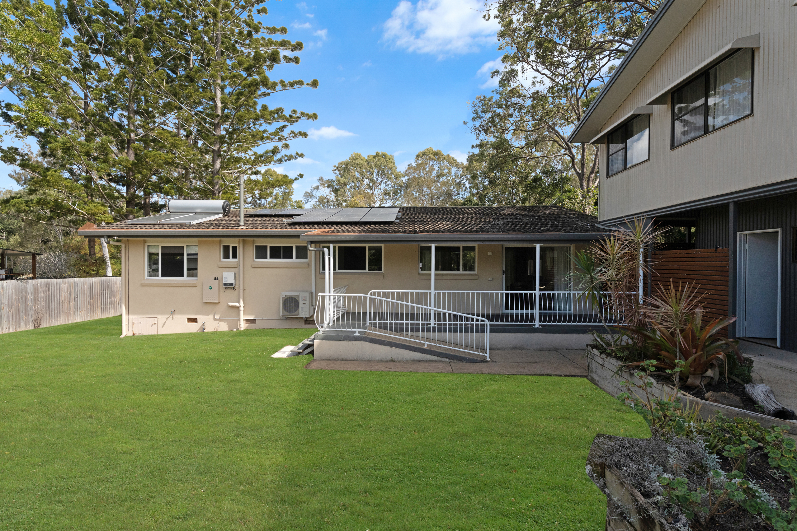 12-14 Parraweena Court, POINT VERNON, QLD 4655 AUS