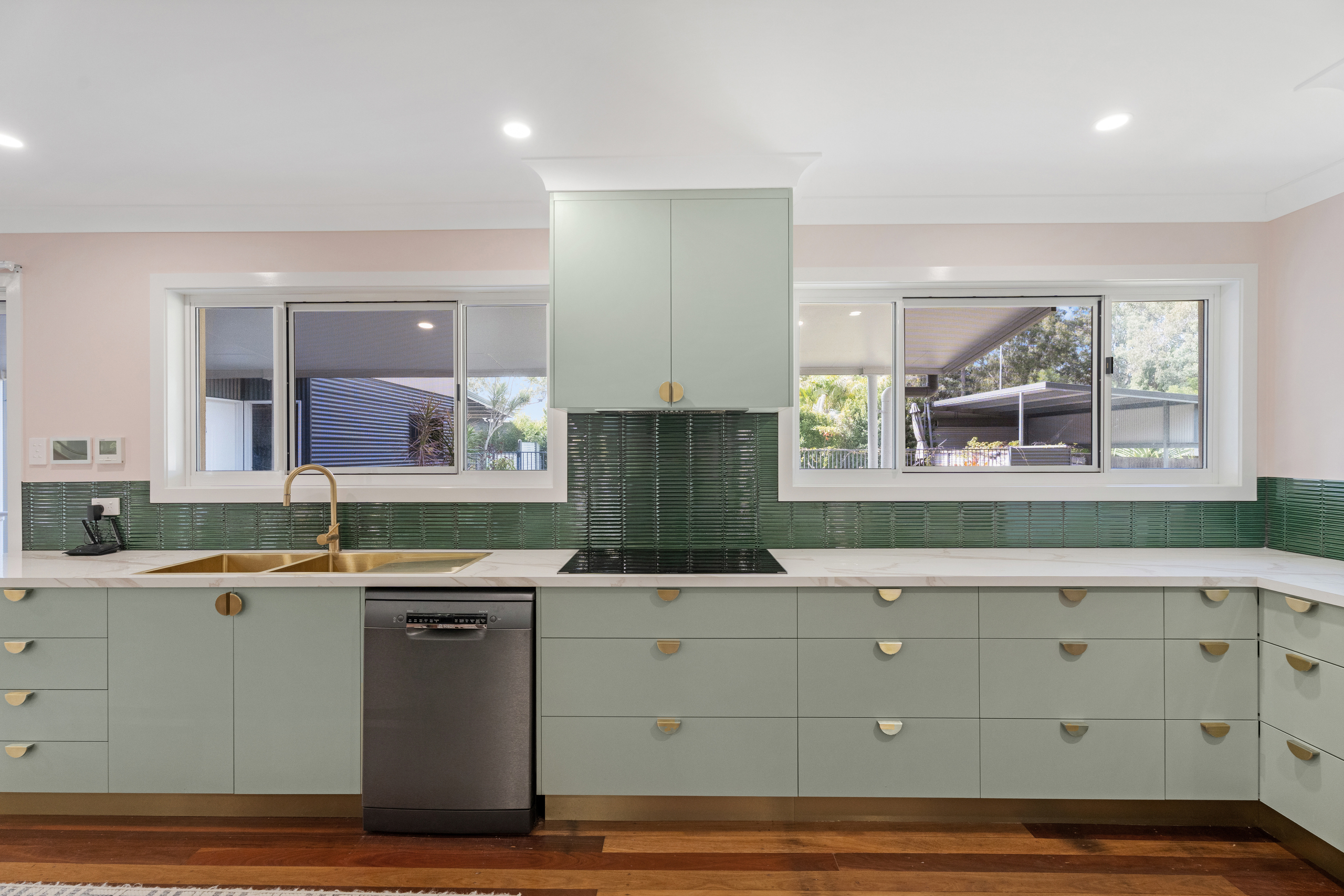 12-14 Parraweena Court, POINT VERNON, QLD 4655 AUS