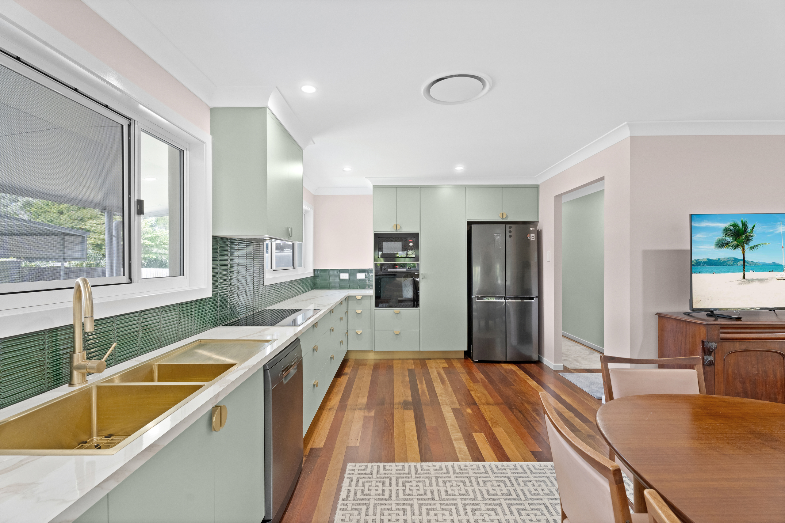 12-14 Parraweena Court, POINT VERNON, QLD 4655 AUS