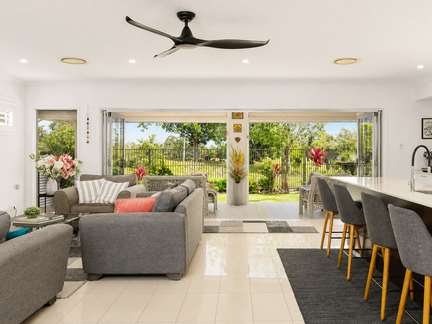 74 Ibis Boulevard, ELI WATERS, QLD 4655 AUS