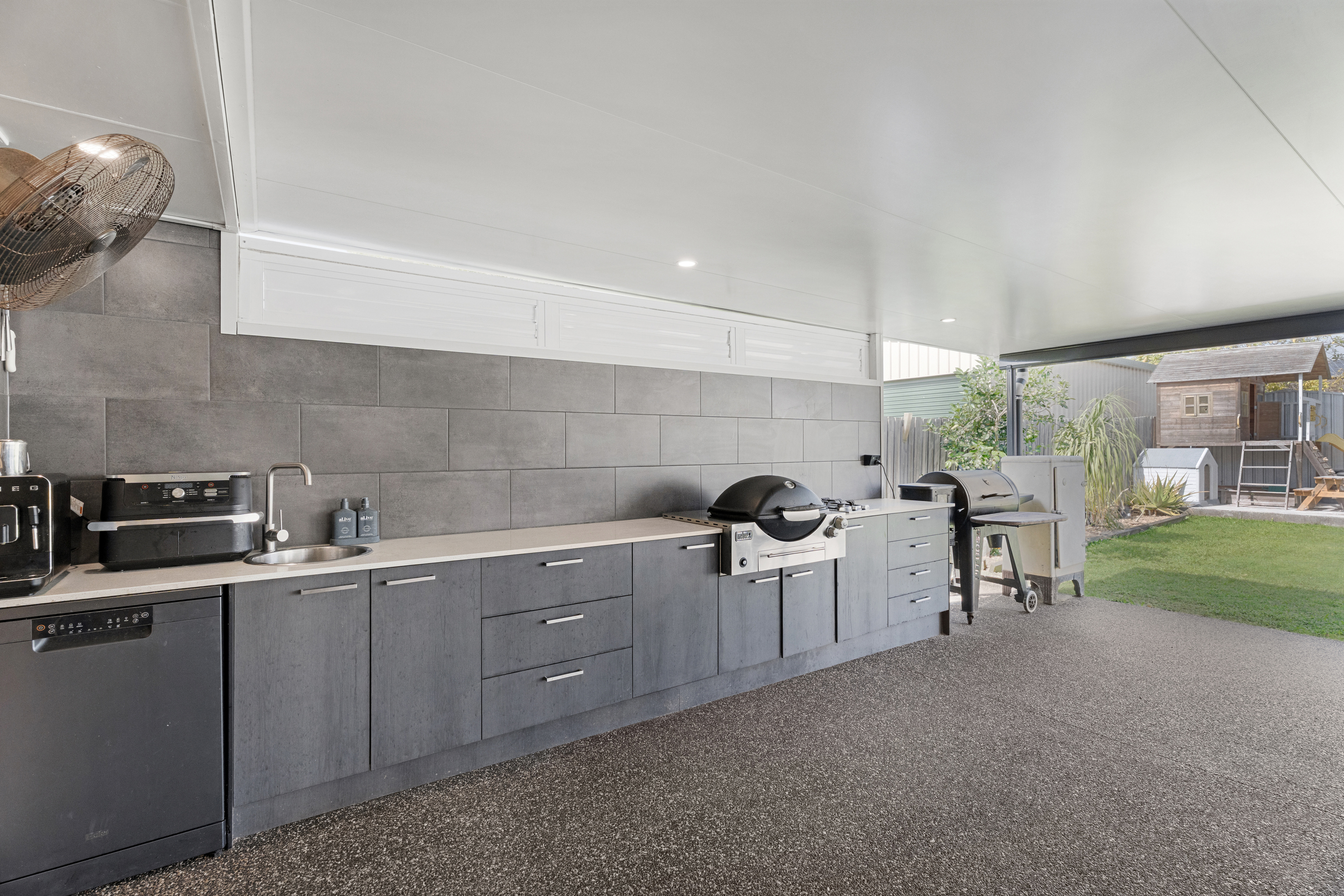 35 Ironbark Street, KAWUNGAN, QLD 4655 AUS
