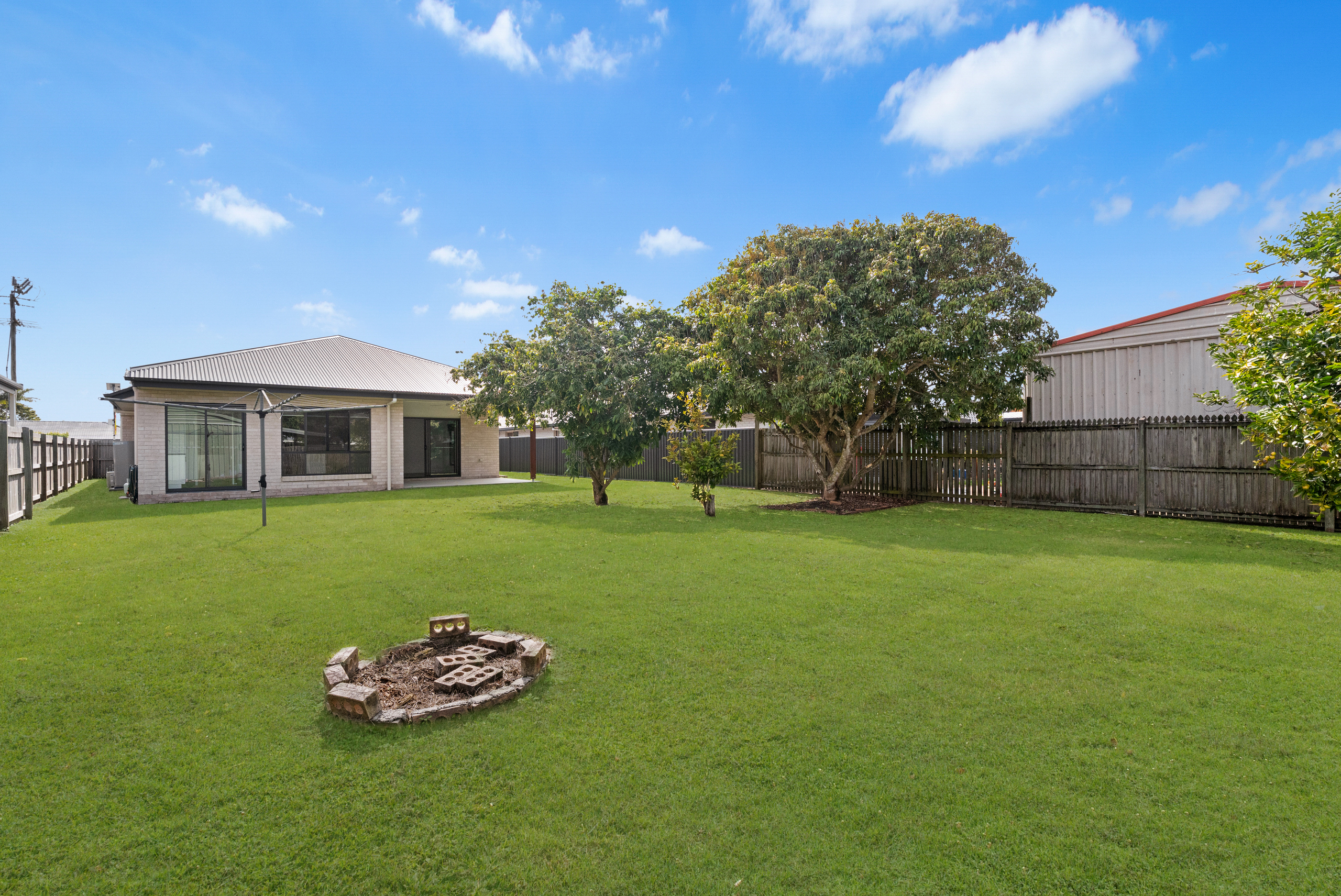 55 Oleander Avenue, KAWUNGAN, QLD 4655 AUS