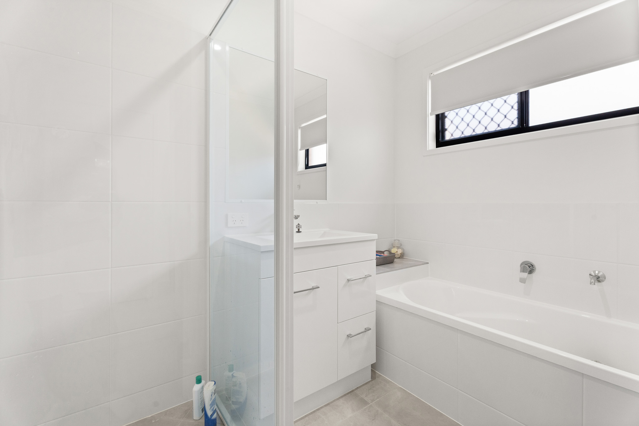 15 Bonavista Way, ELI WATERS, QLD 4655 AUS