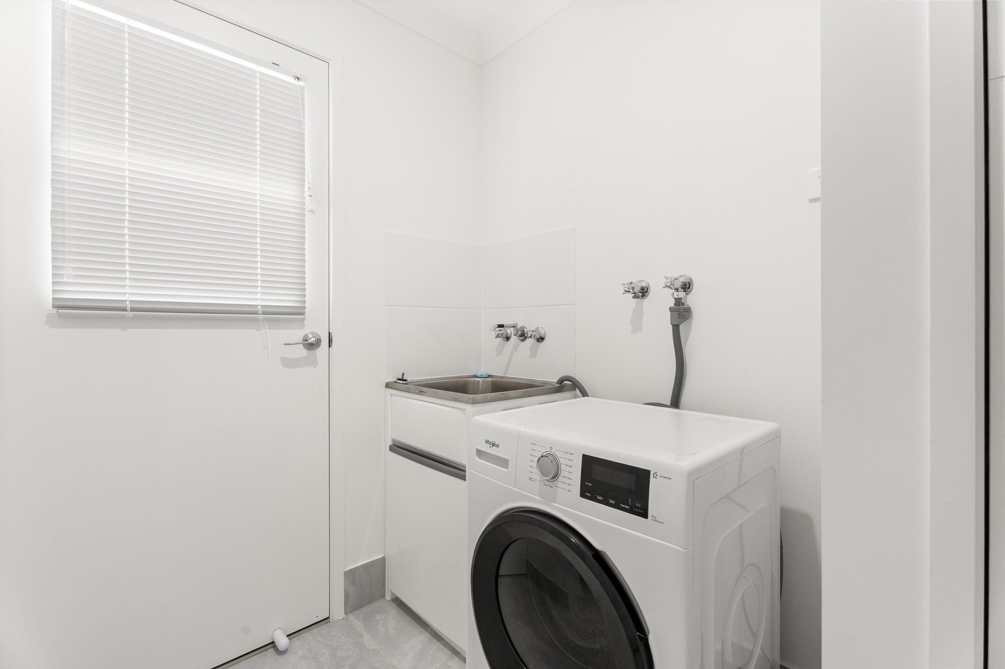 15 Bonavista Way, ELI WATERS, QLD 4655 AUS