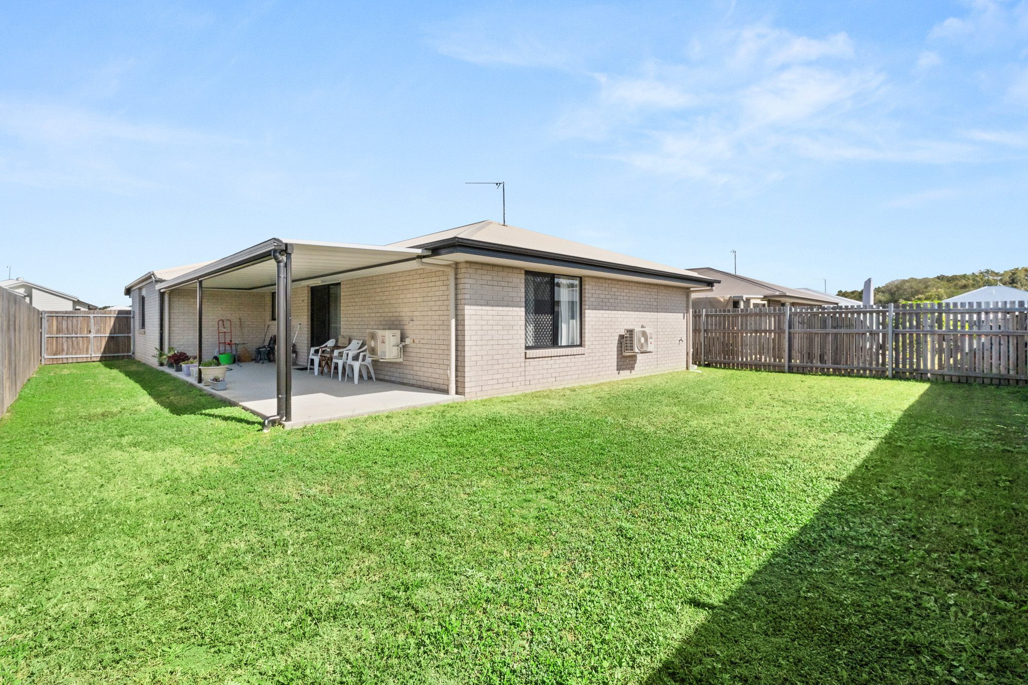 15 Bonavista Way, ELI WATERS, QLD 4655 AUS