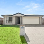15 Bonavista Way, ELI WATERS, QLD 4655 AUS