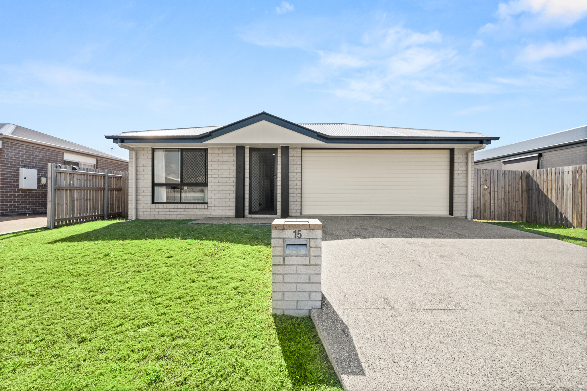 15 Bonavista Way, ELI WATERS, QLD 4655 AUS