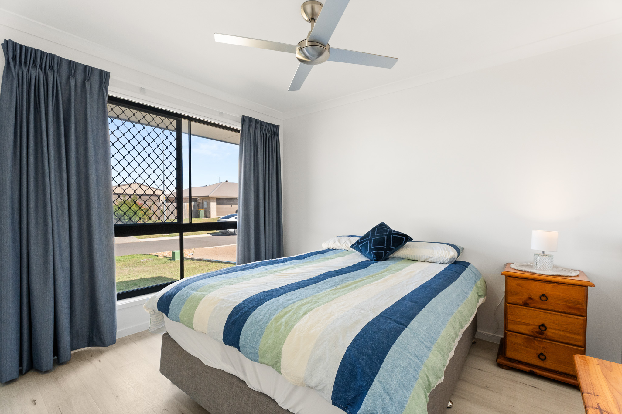 15 Bonavista Way, ELI WATERS, QLD 4655 AUS