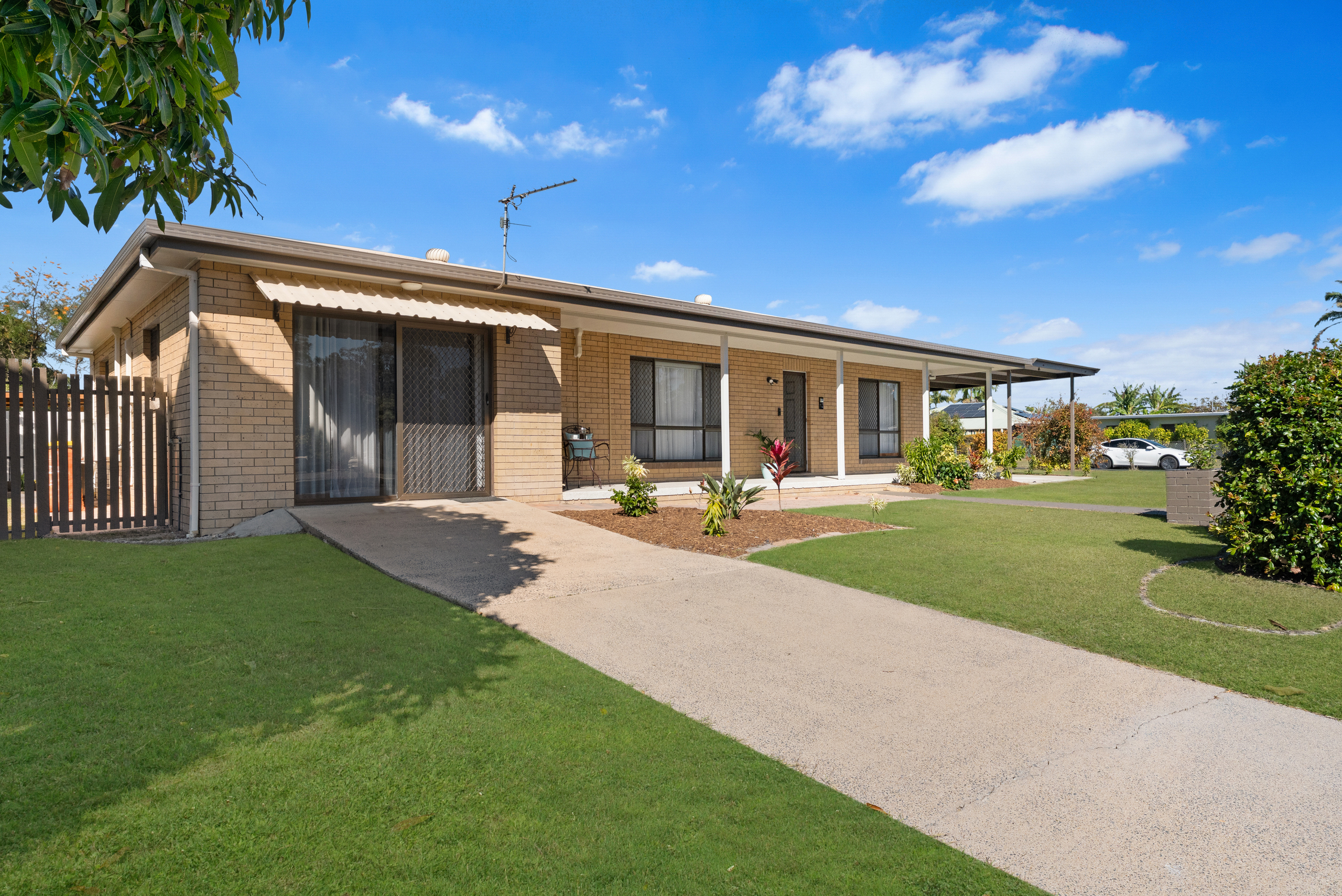 69 Lauren Street, URANGAN, QLD 4655 AUS