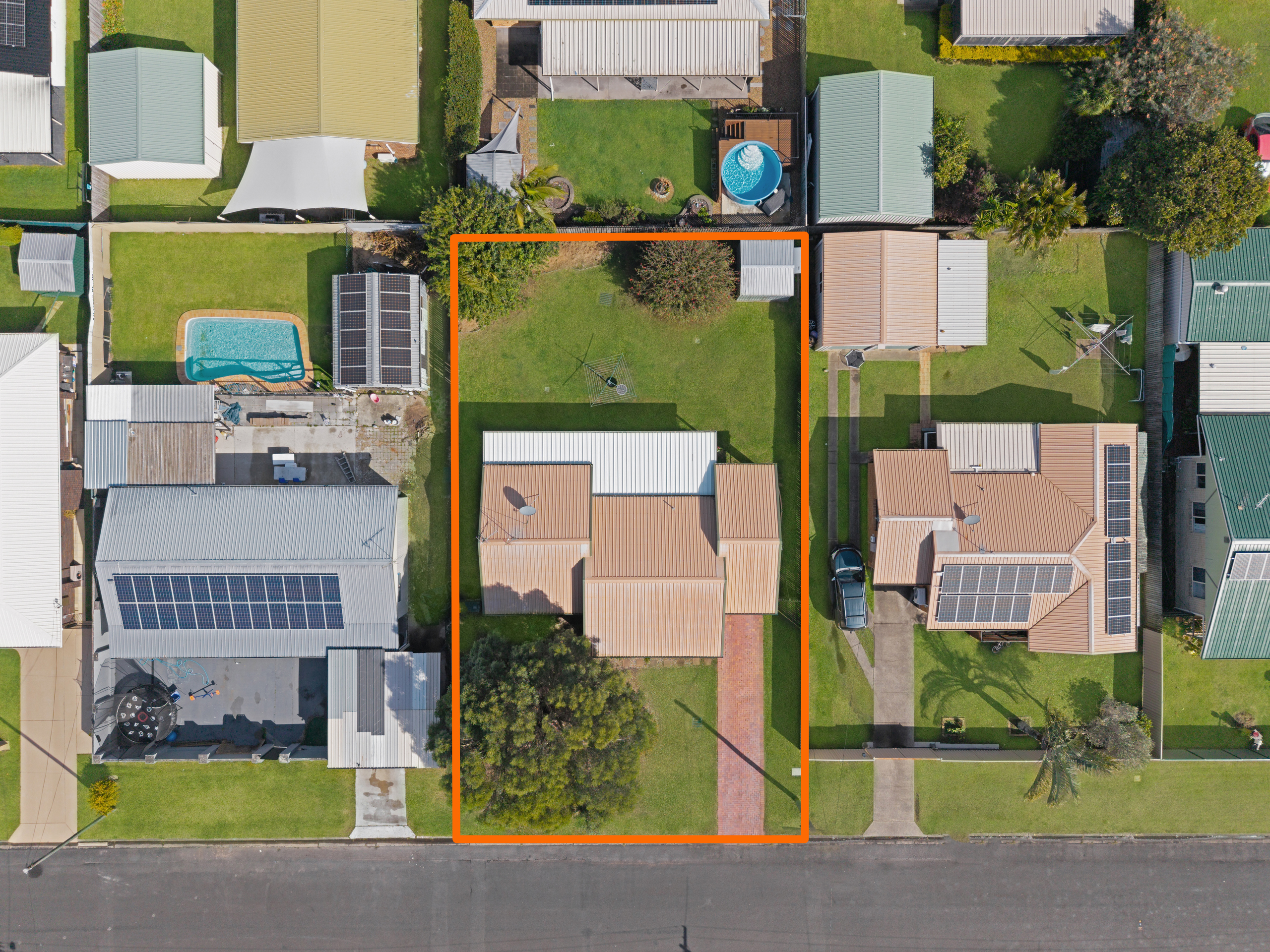12 Wuruma Street, SCARNESS, QLD 4655 AUS