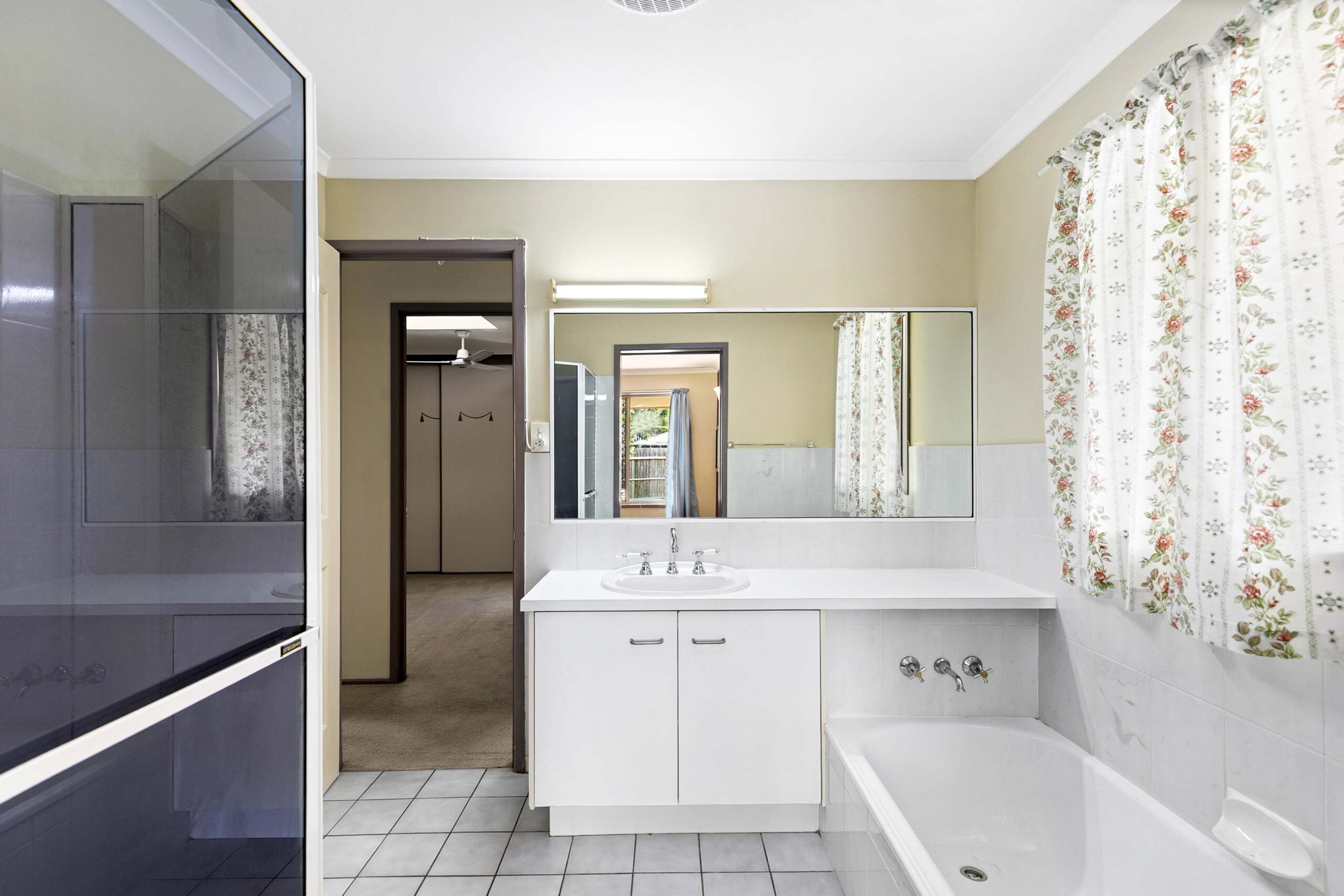 9 Queben Court, KAWUNGAN, QLD 4655 AUS