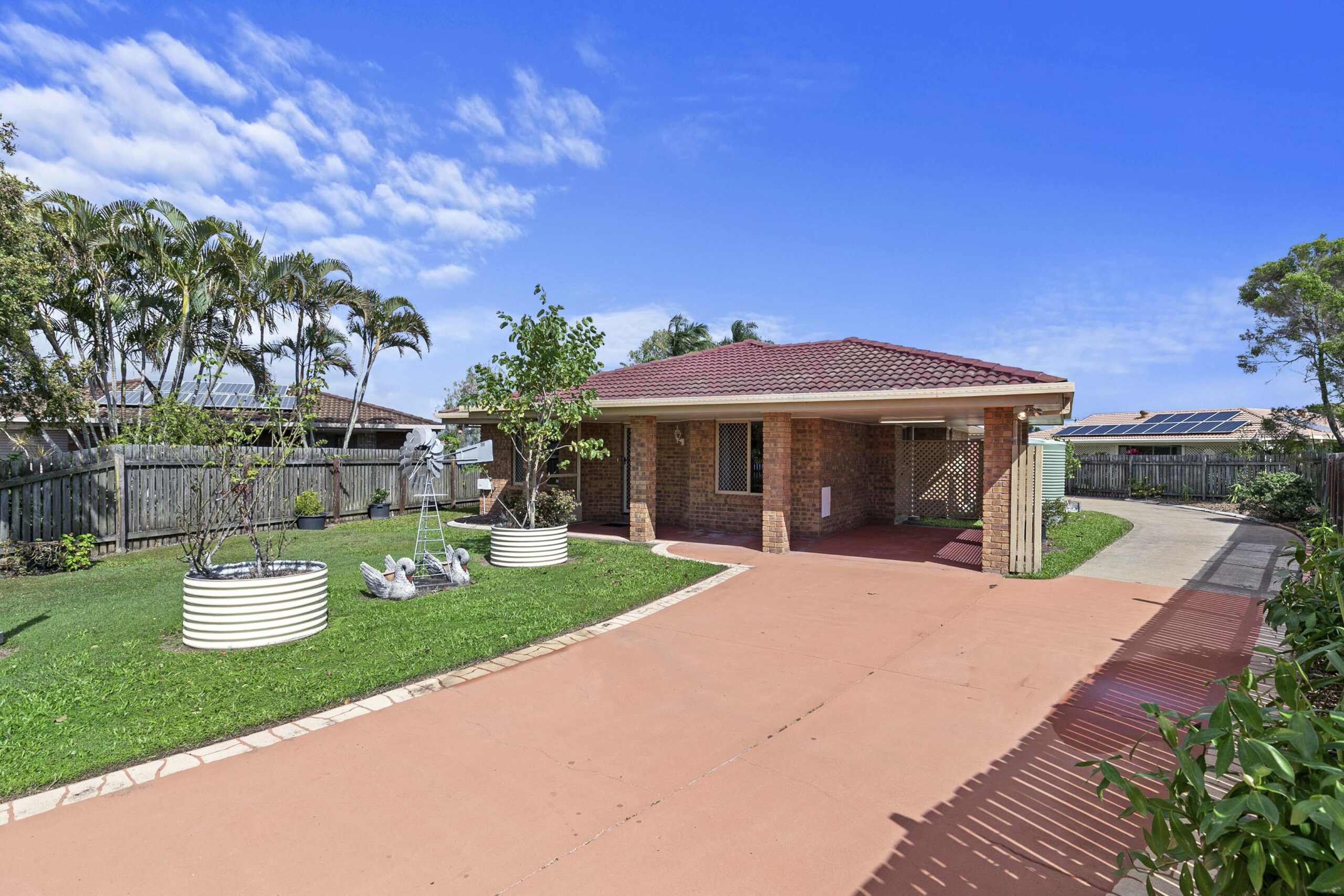 9 Queben Court, KAWUNGAN, QLD 4655 AUS