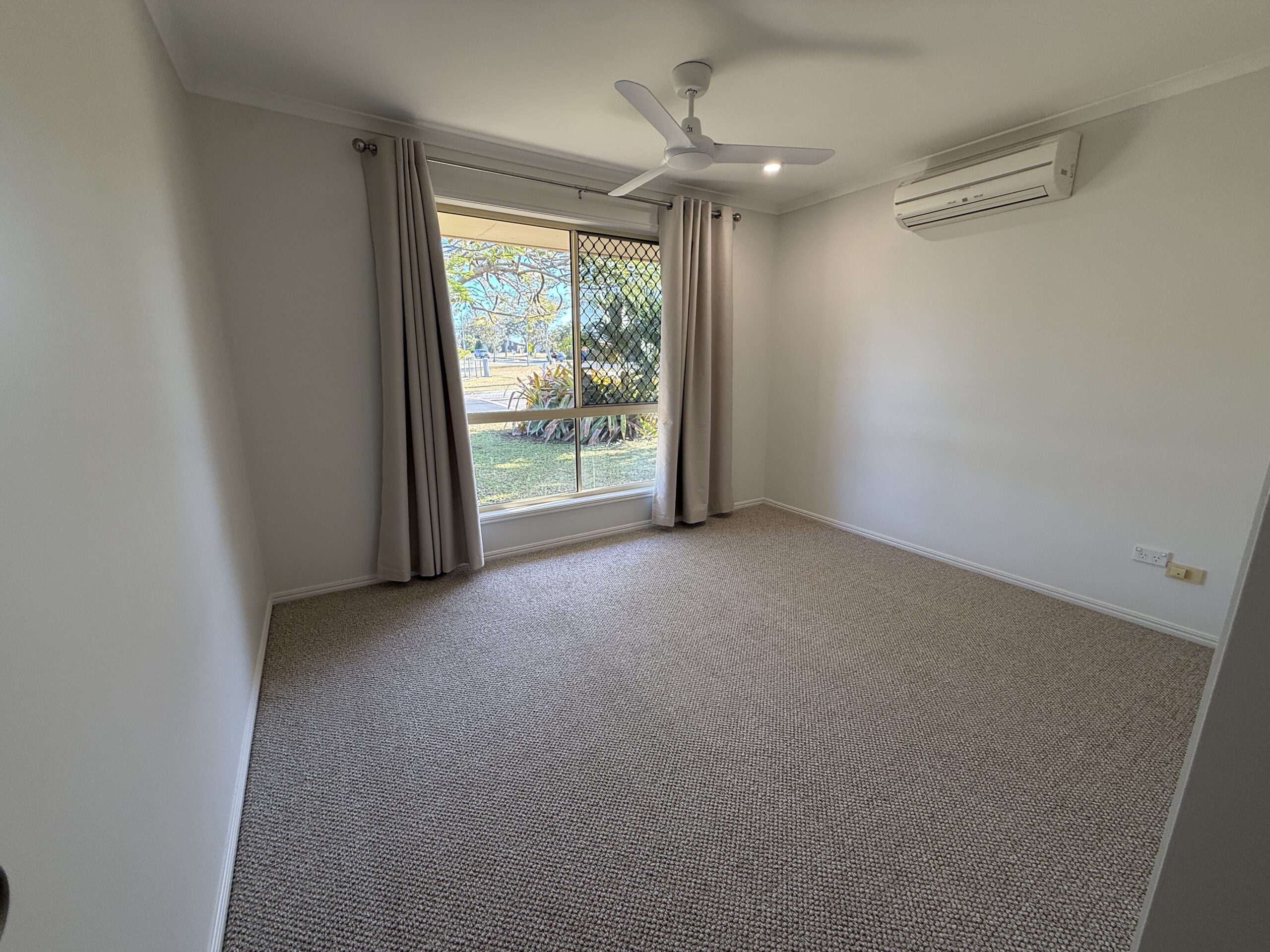 2 Archer Drive, POINT VERNON, QLD 4655 AUS