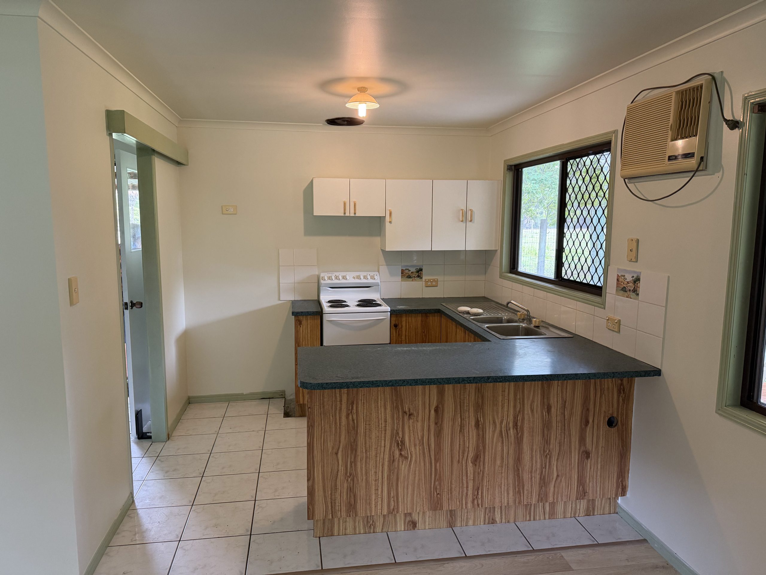 33A Shore Road West, BOORAL, QLD 4655 AUS