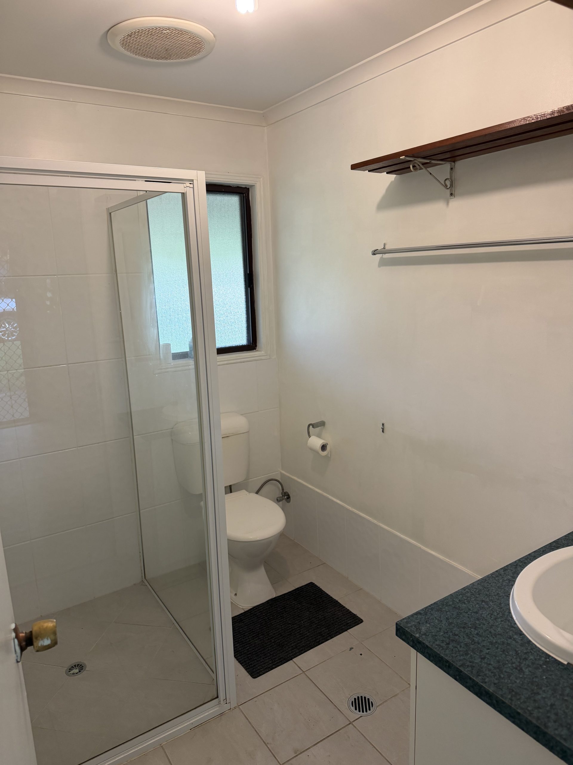 33A Shore Road West, BOORAL, QLD 4655 AUS