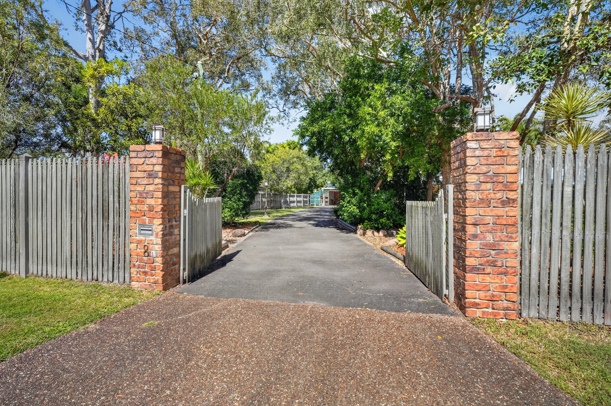 8 Windemere Road, WONDUNNA, QLD 4655 AUS