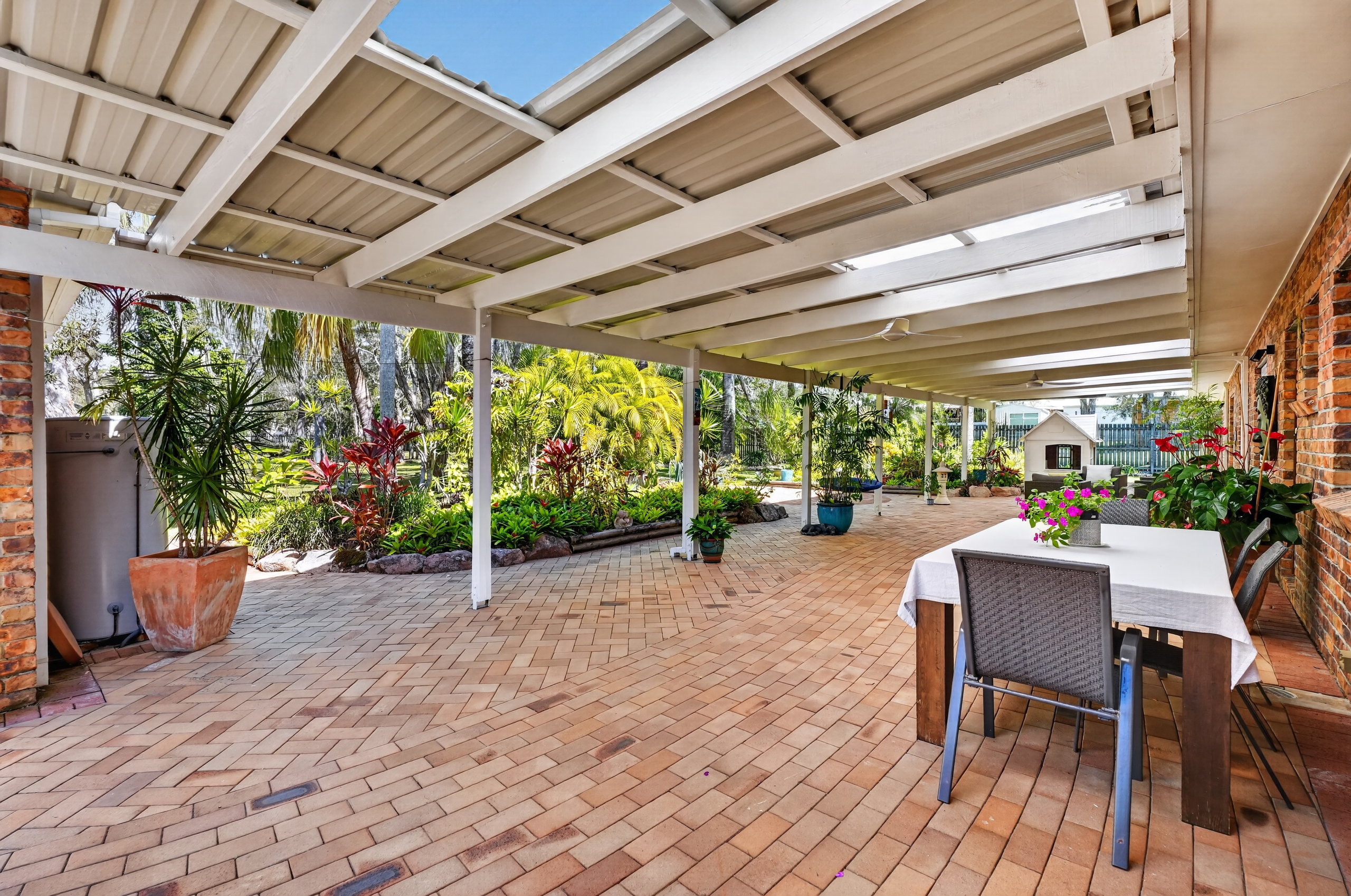 8 Windemere Road, WONDUNNA, QLD 4655 AUS