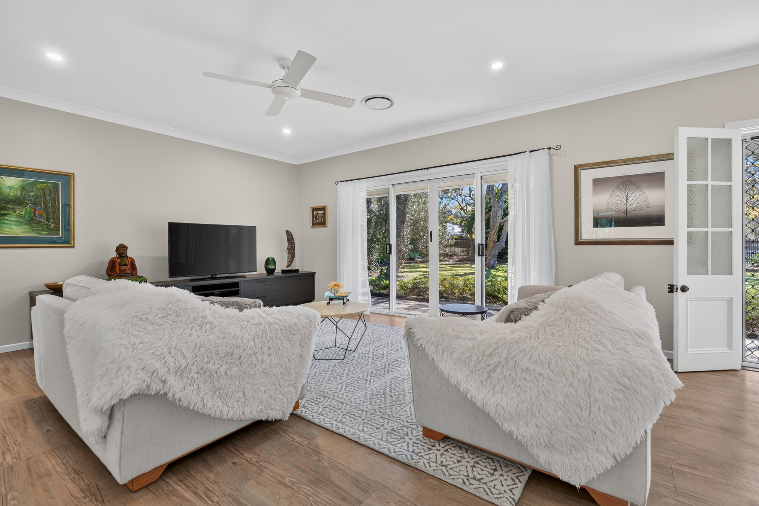8 Windemere Road, WONDUNNA, QLD 4655 AUS