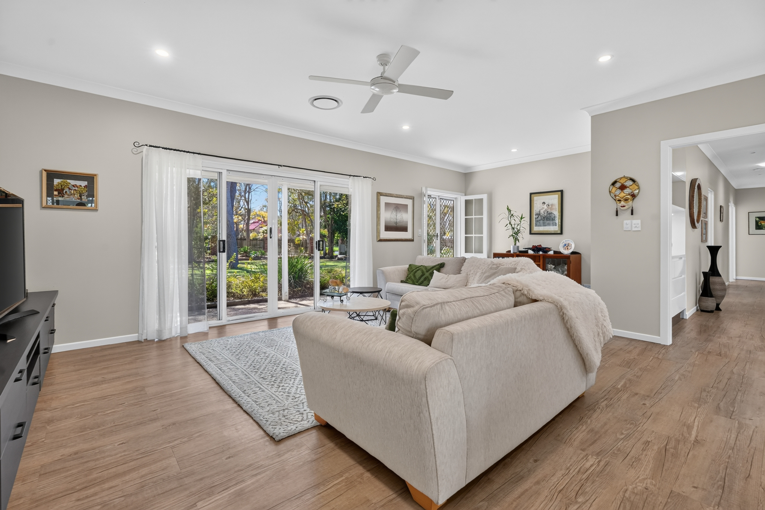 8 Windemere Road, WONDUNNA, QLD 4655 AUS