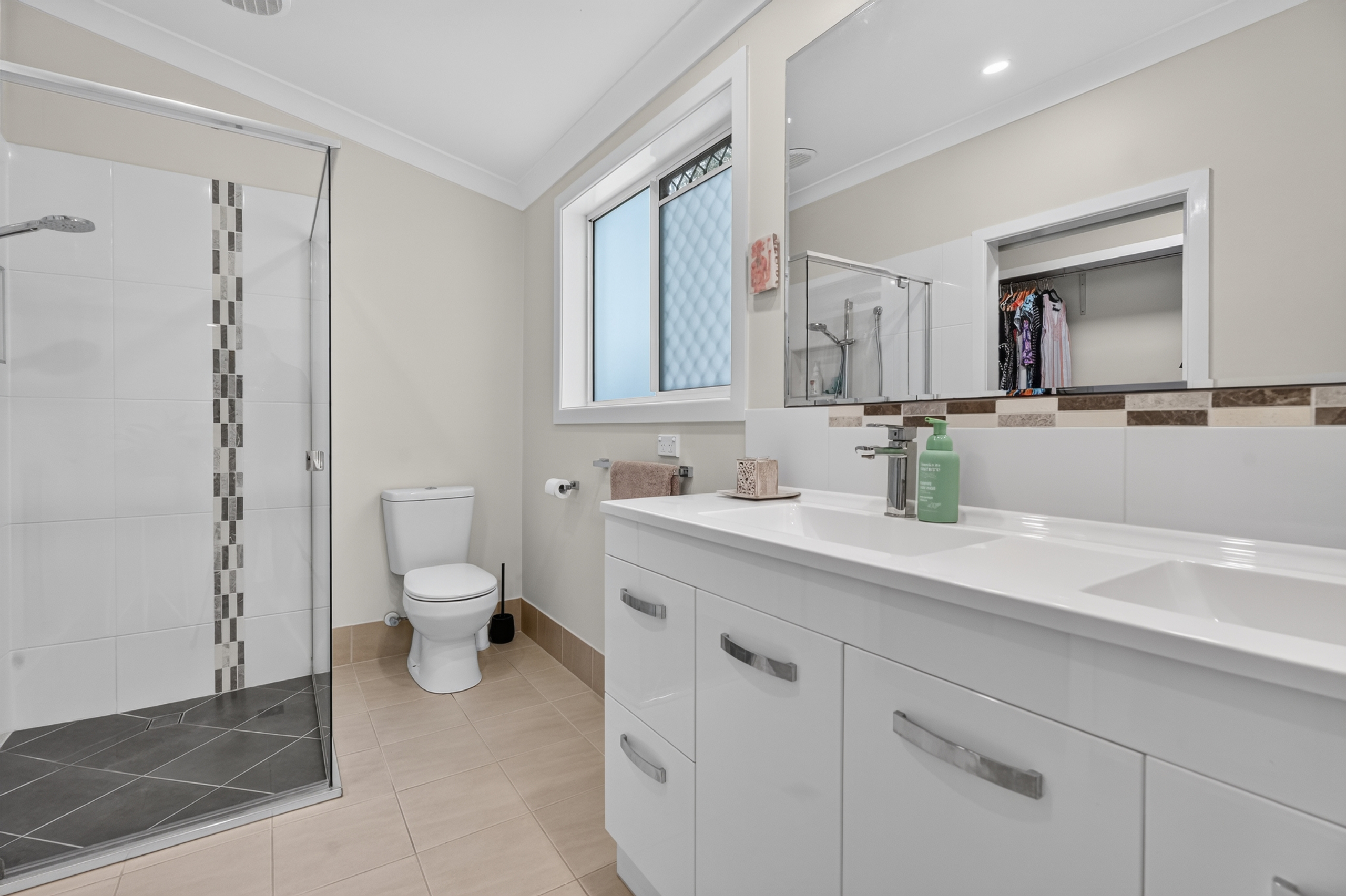 8 Windemere Road, WONDUNNA, QLD 4655 AUS