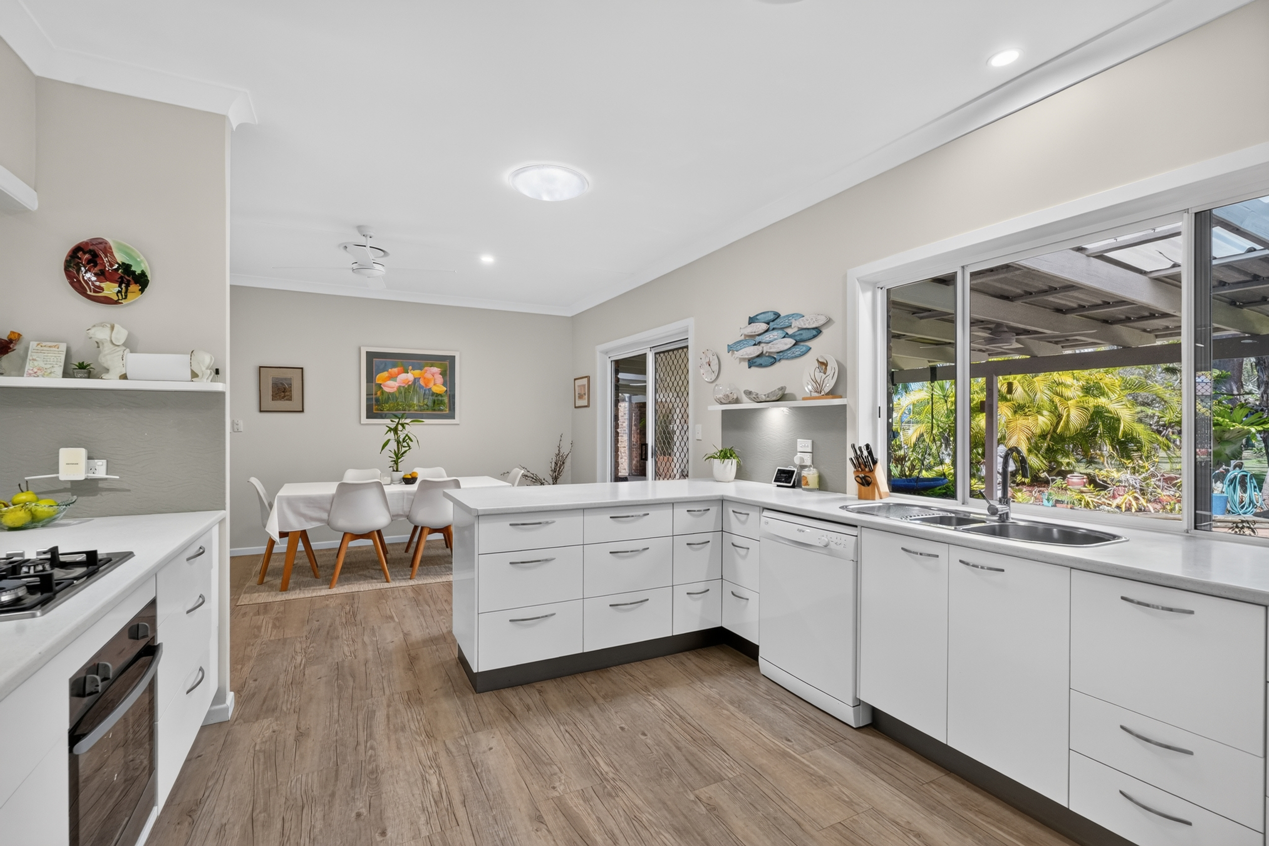 8 Windemere Road, WONDUNNA, QLD 4655 AUS