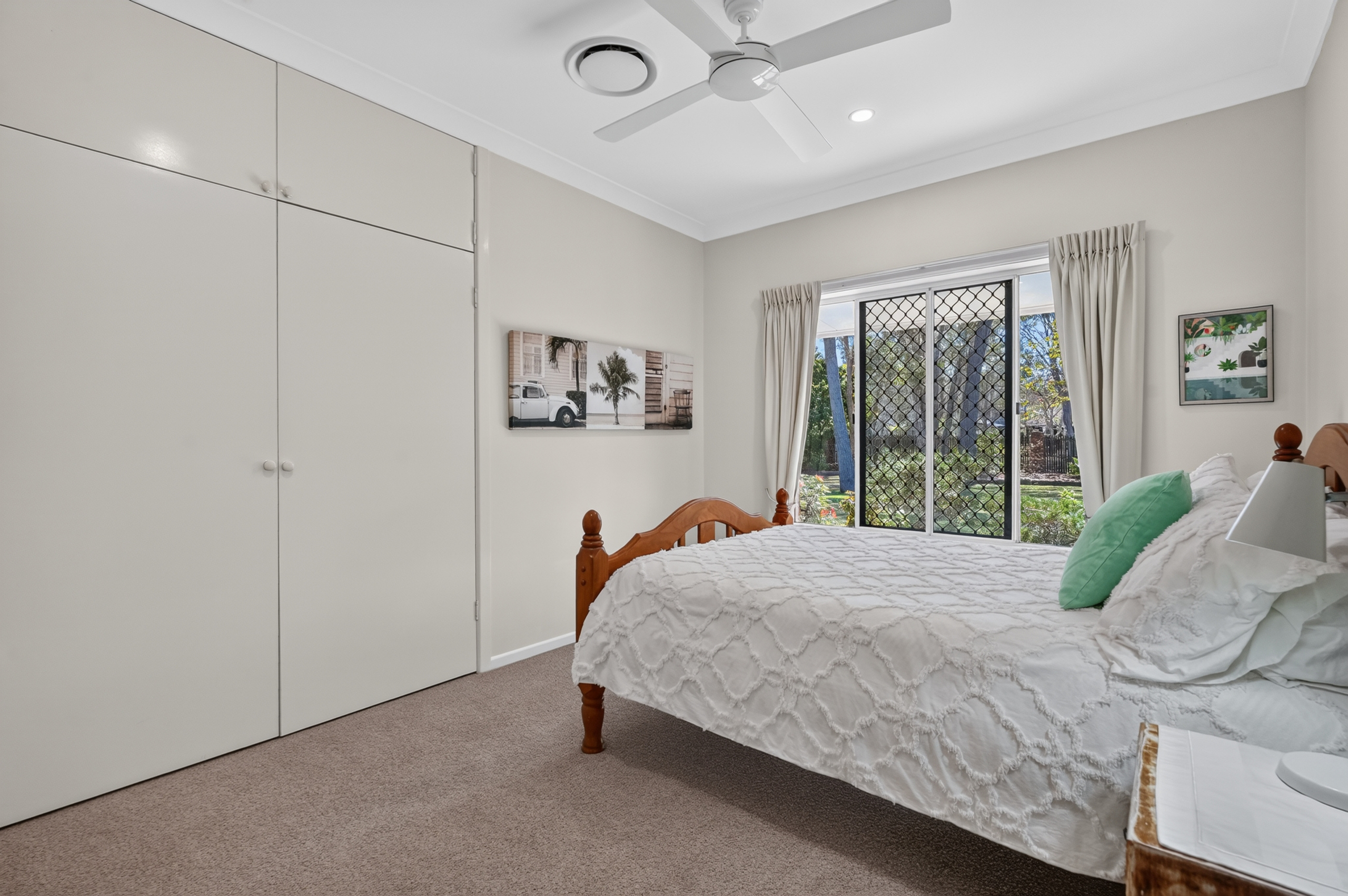 8 Windemere Road, WONDUNNA, QLD 4655 AUS