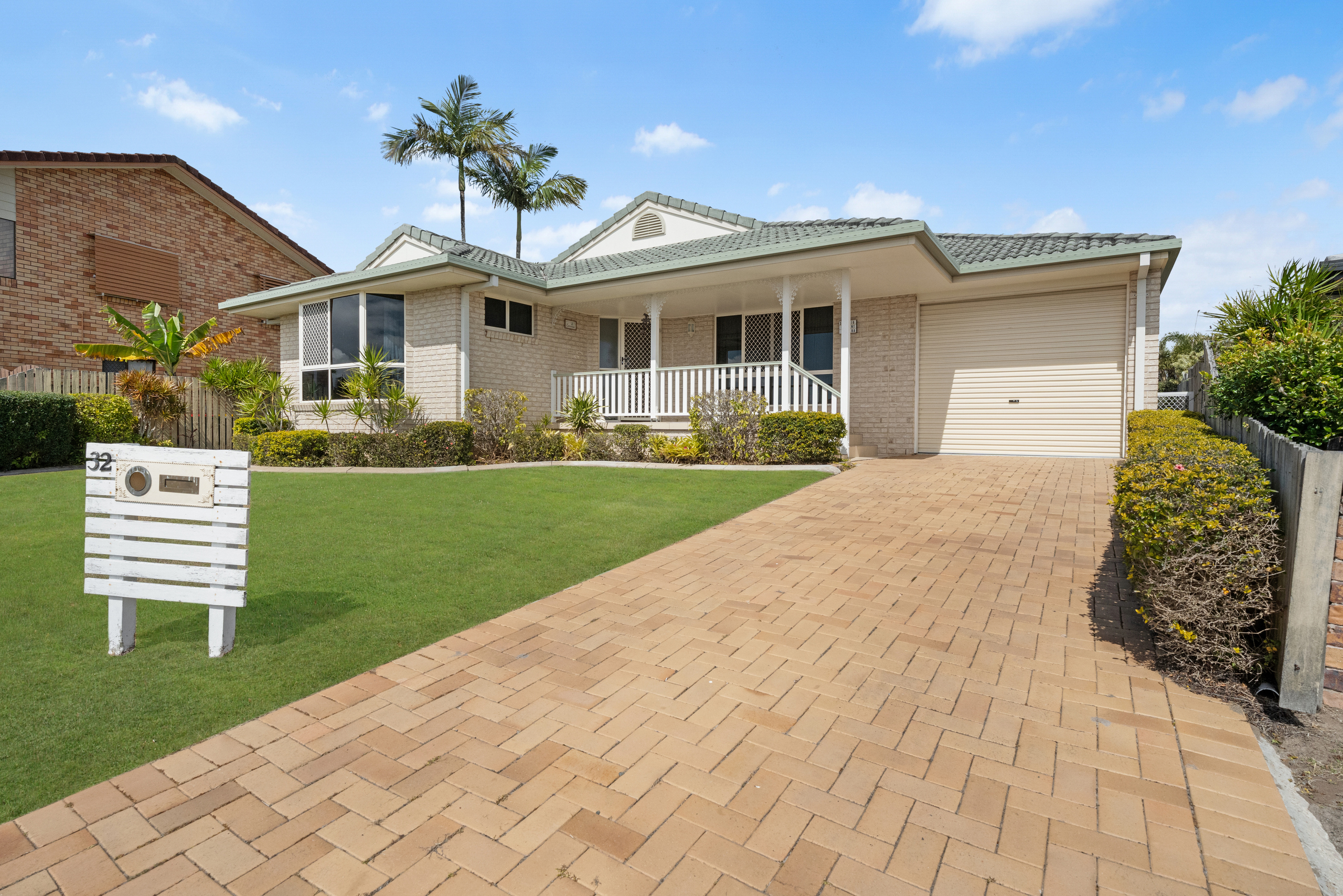 32 Craig Crescent, PIALBA, QLD 4655 AUS
