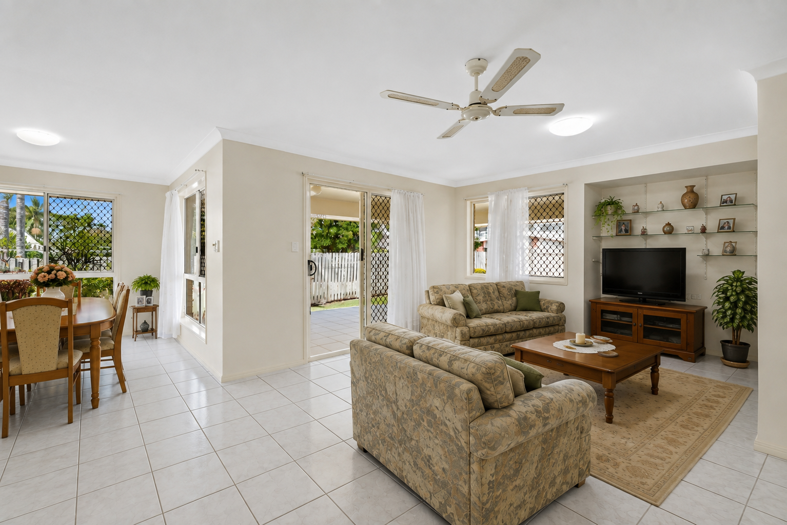 32 Craig Crescent, PIALBA, QLD 4655 AUS
