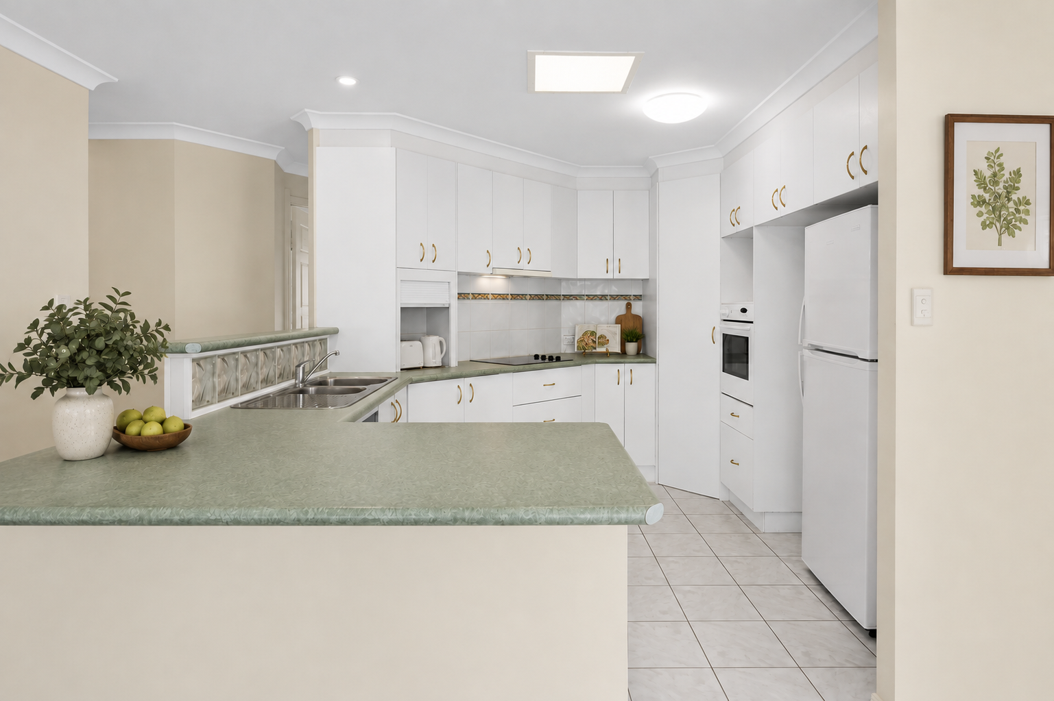 32 Craig Crescent, PIALBA, QLD 4655 AUS