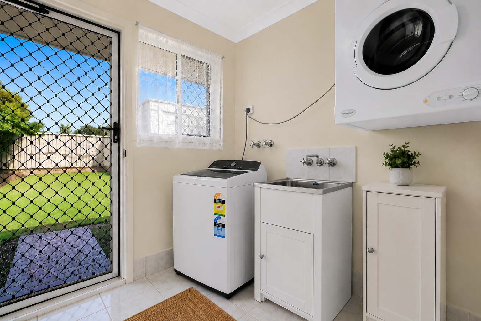 32 Craig Crescent, PIALBA, QLD 4655 AUS