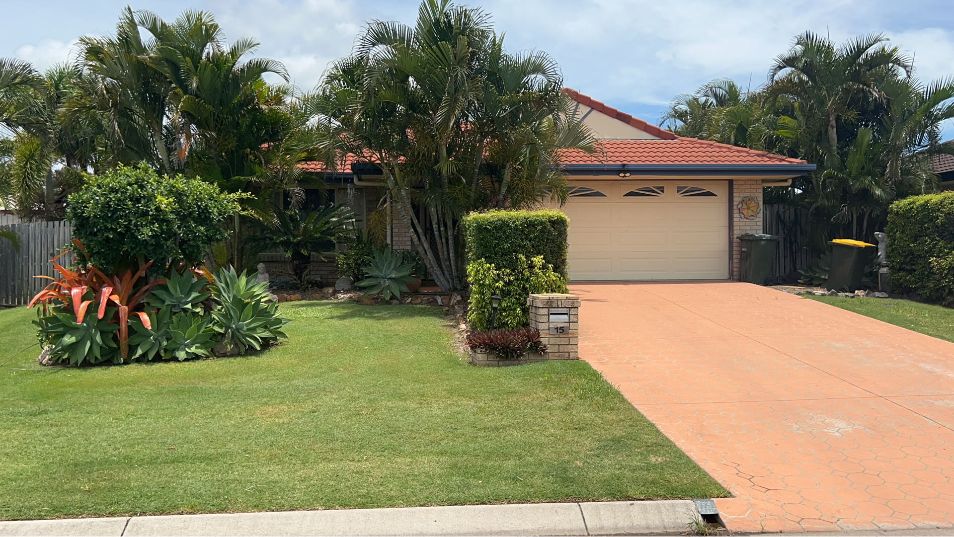 15 Moonstone Drive, URANGAN, QLD 4655 AUS