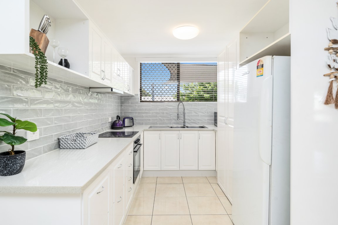 35 John Street, SCARNESS, QLD 4655 AUS