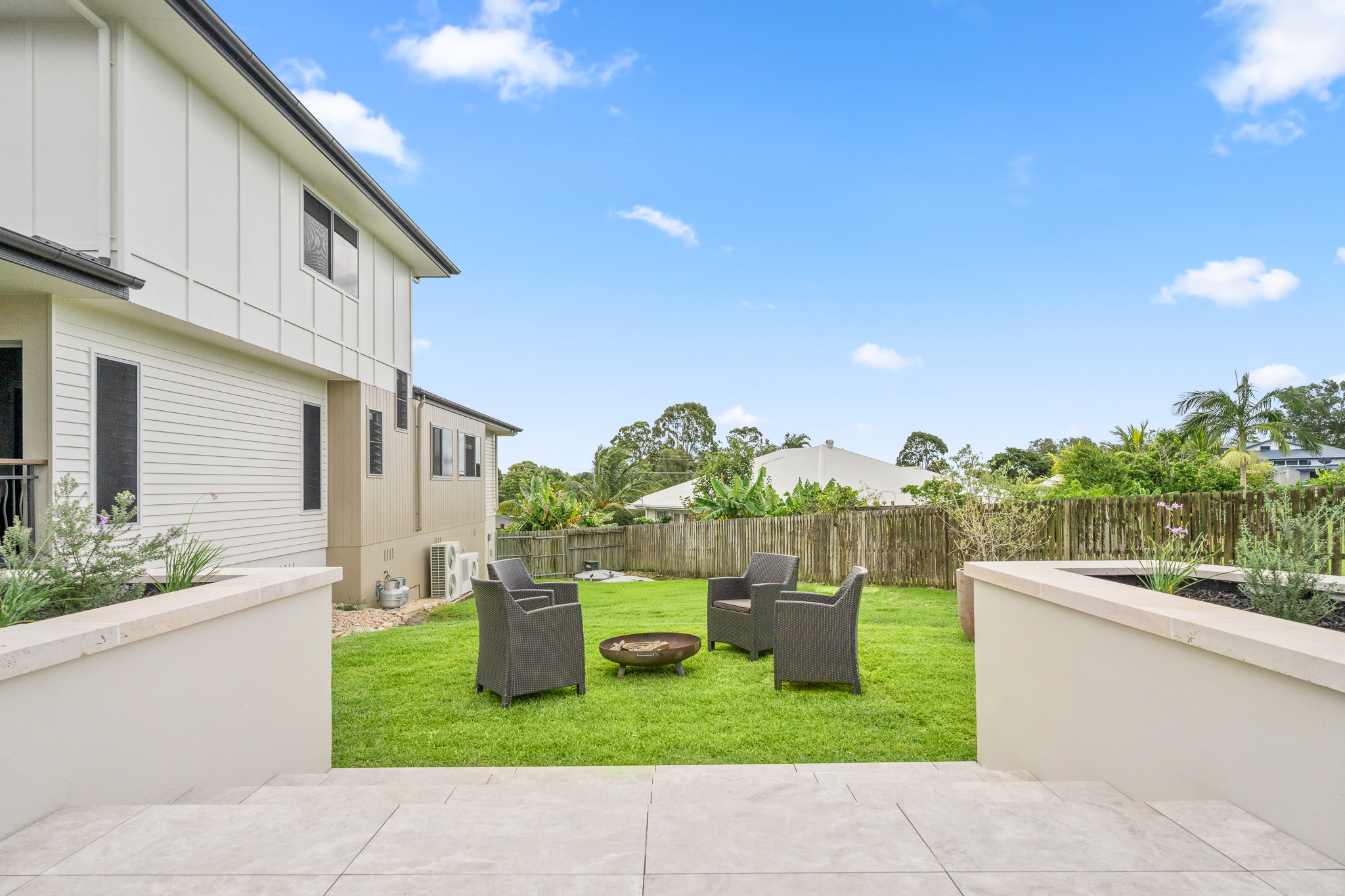 9-11 Gundesen Drive, URRAWEEN, QLD 4655 AUS