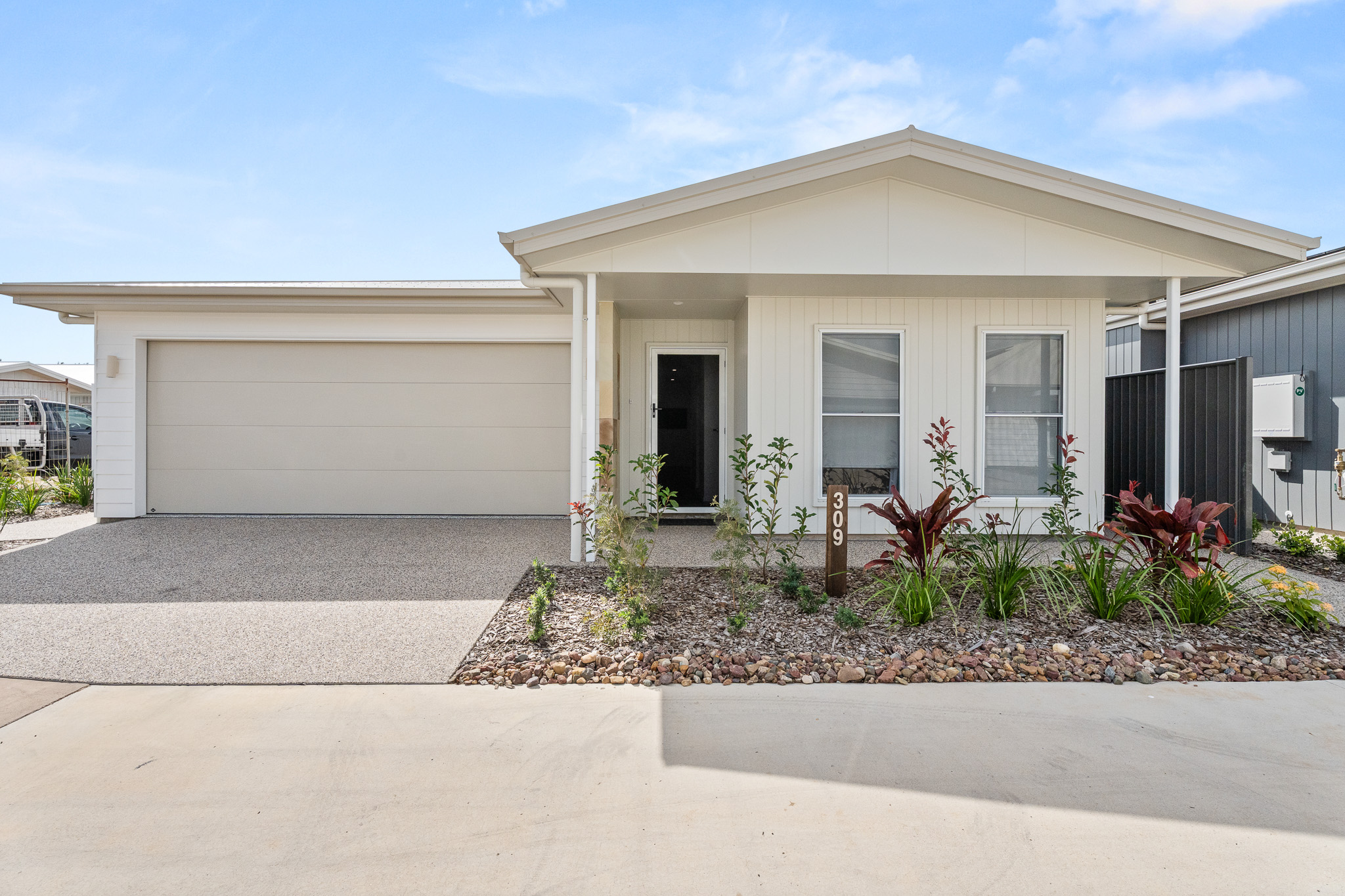 309/5 Serenity Drive, ELI WATERS, QLD 4655 AUS