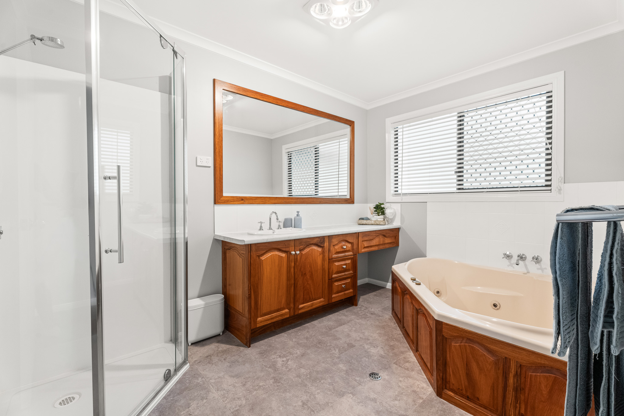 16-18 Mungara Court, WONDUNNA, QLD 4655 AUS