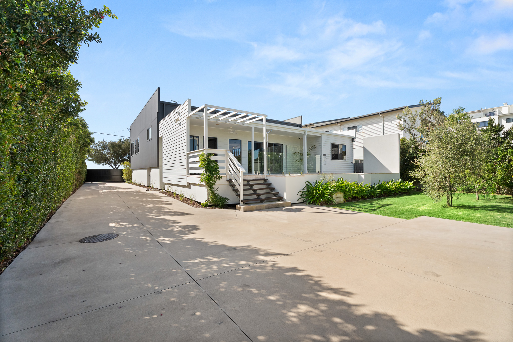 555 Esplanade, URANGAN, QLD 4655 AUS