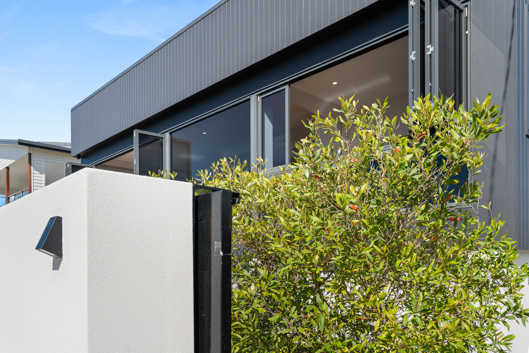 555 Esplanade, URANGAN, QLD 4655 AUS