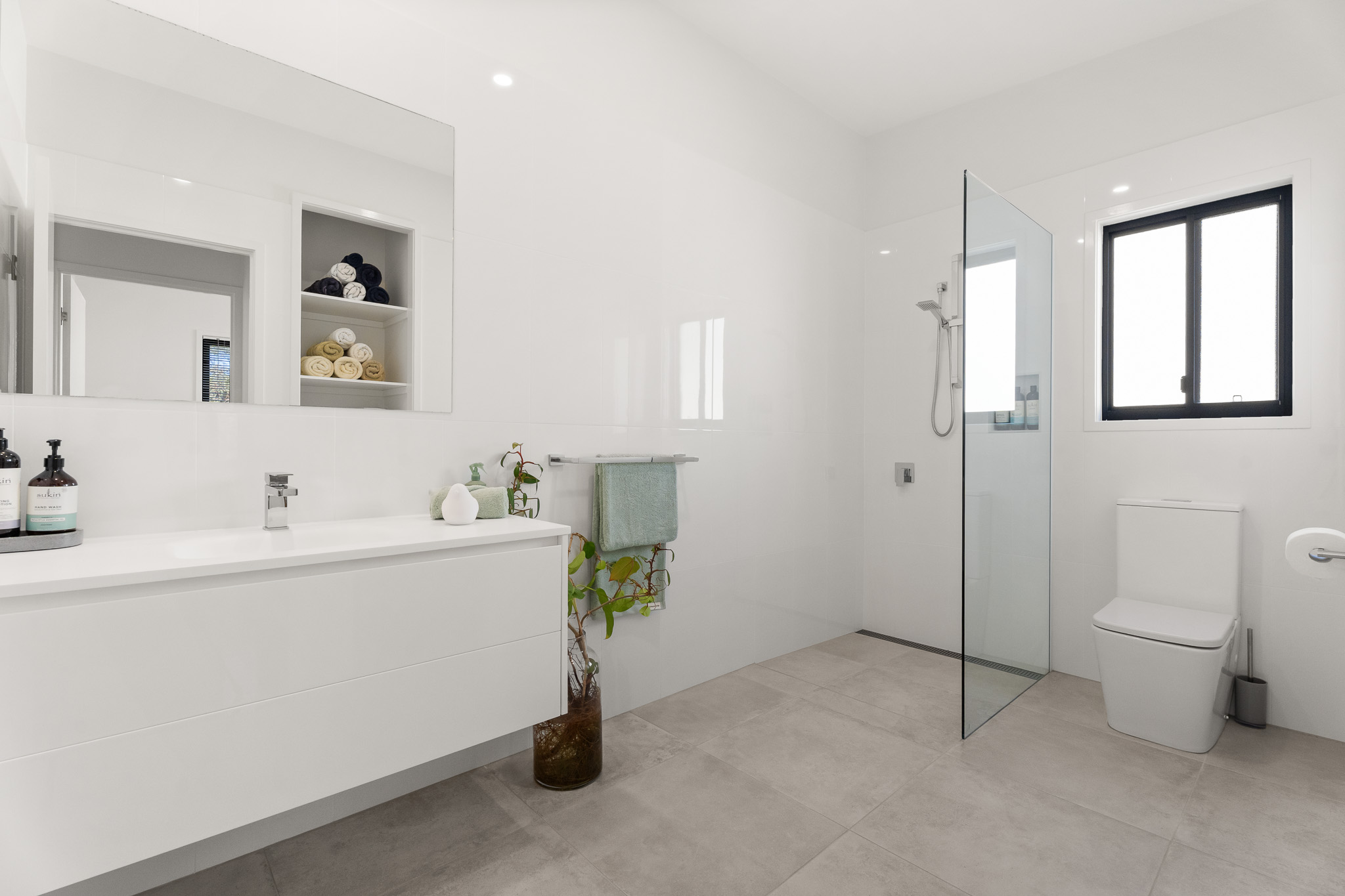 555 Esplanade, URANGAN, QLD 4655 AUS