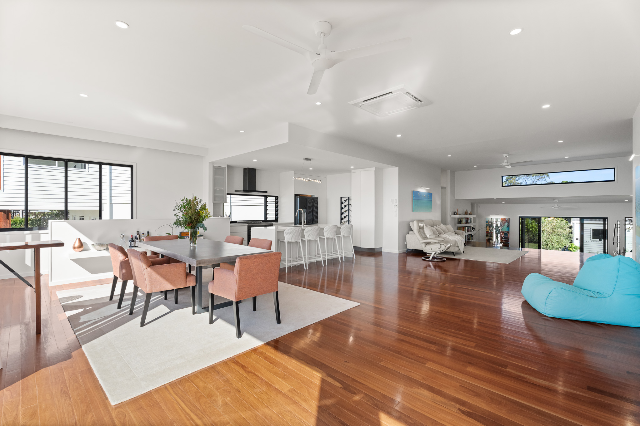 555 Esplanade, URANGAN, QLD 4655 AUS
