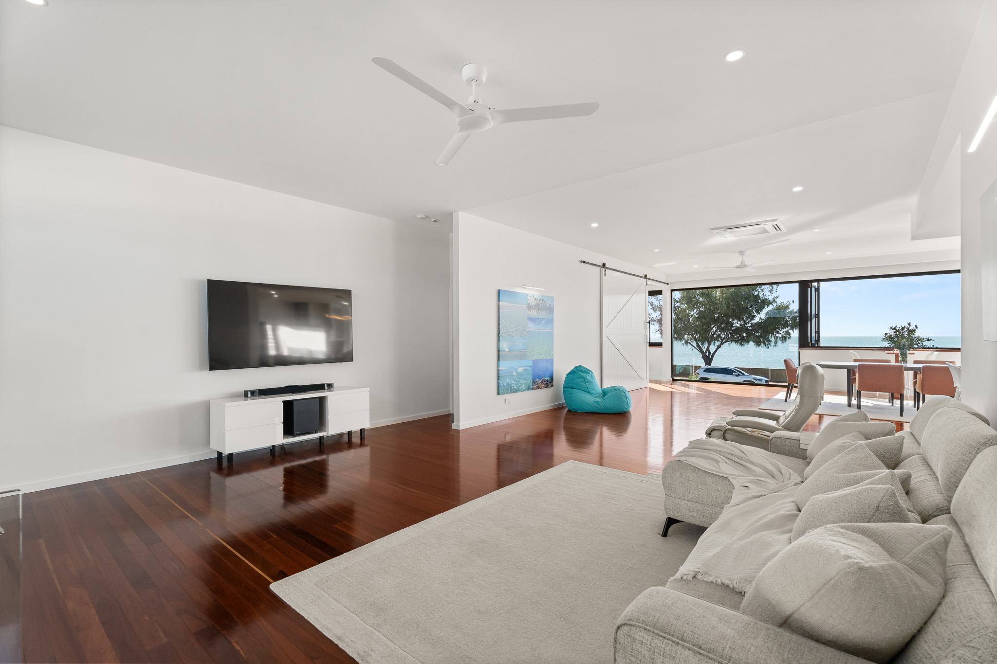 555 Esplanade, URANGAN, QLD 4655 AUS
