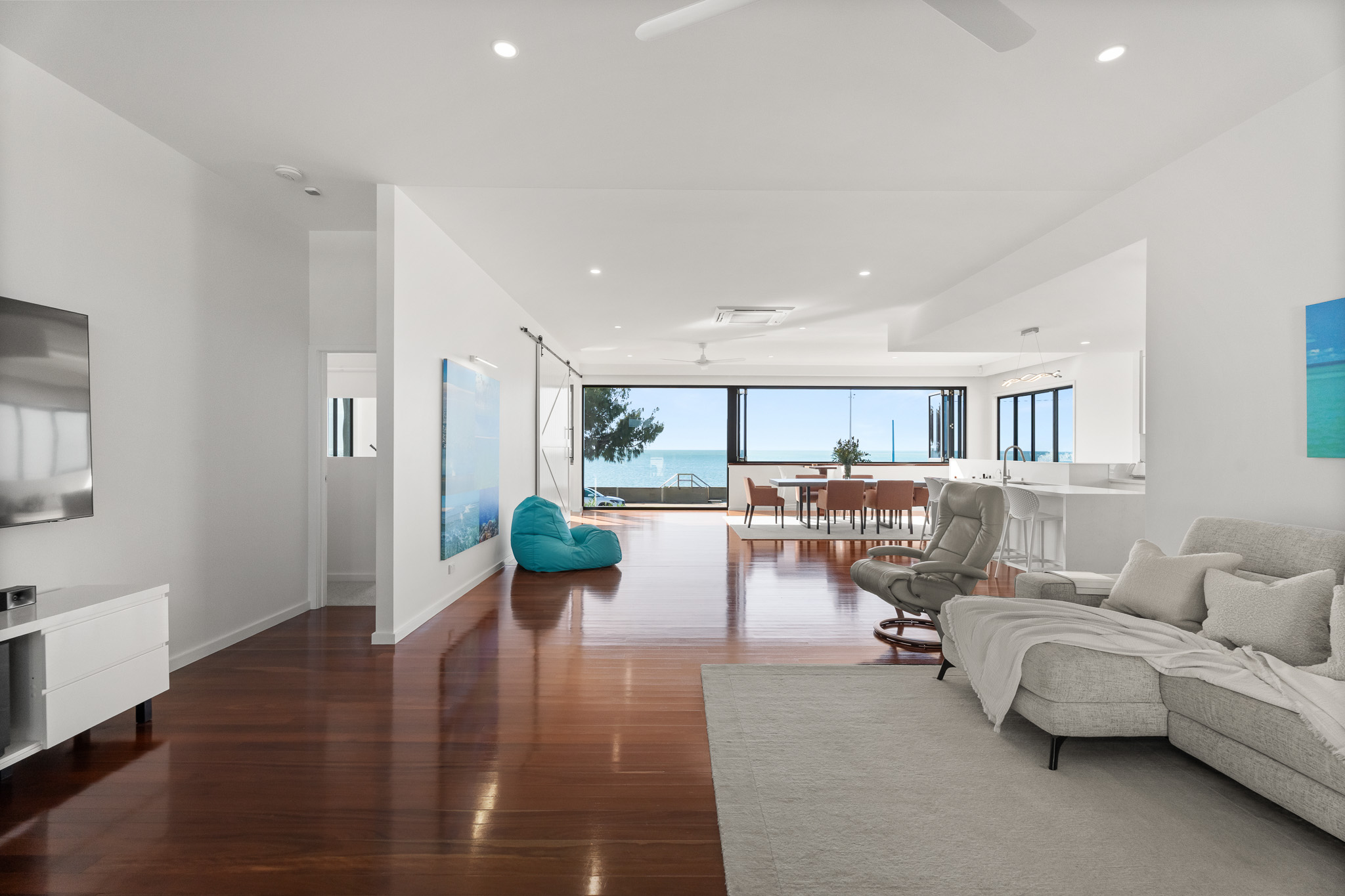 555 Esplanade, URANGAN, QLD 4655 AUS