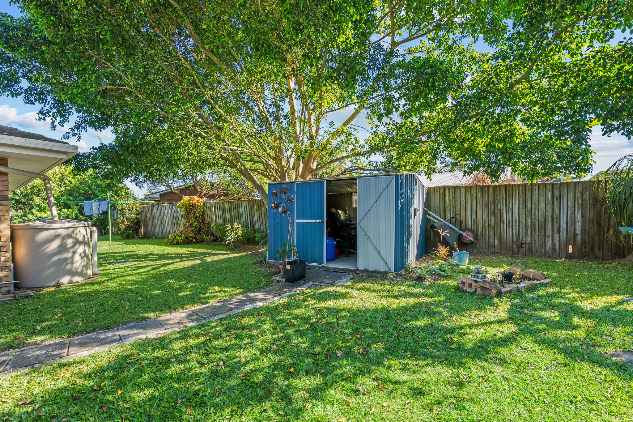 6 Carrie Court, TORQUAY, QLD 4655 AUS