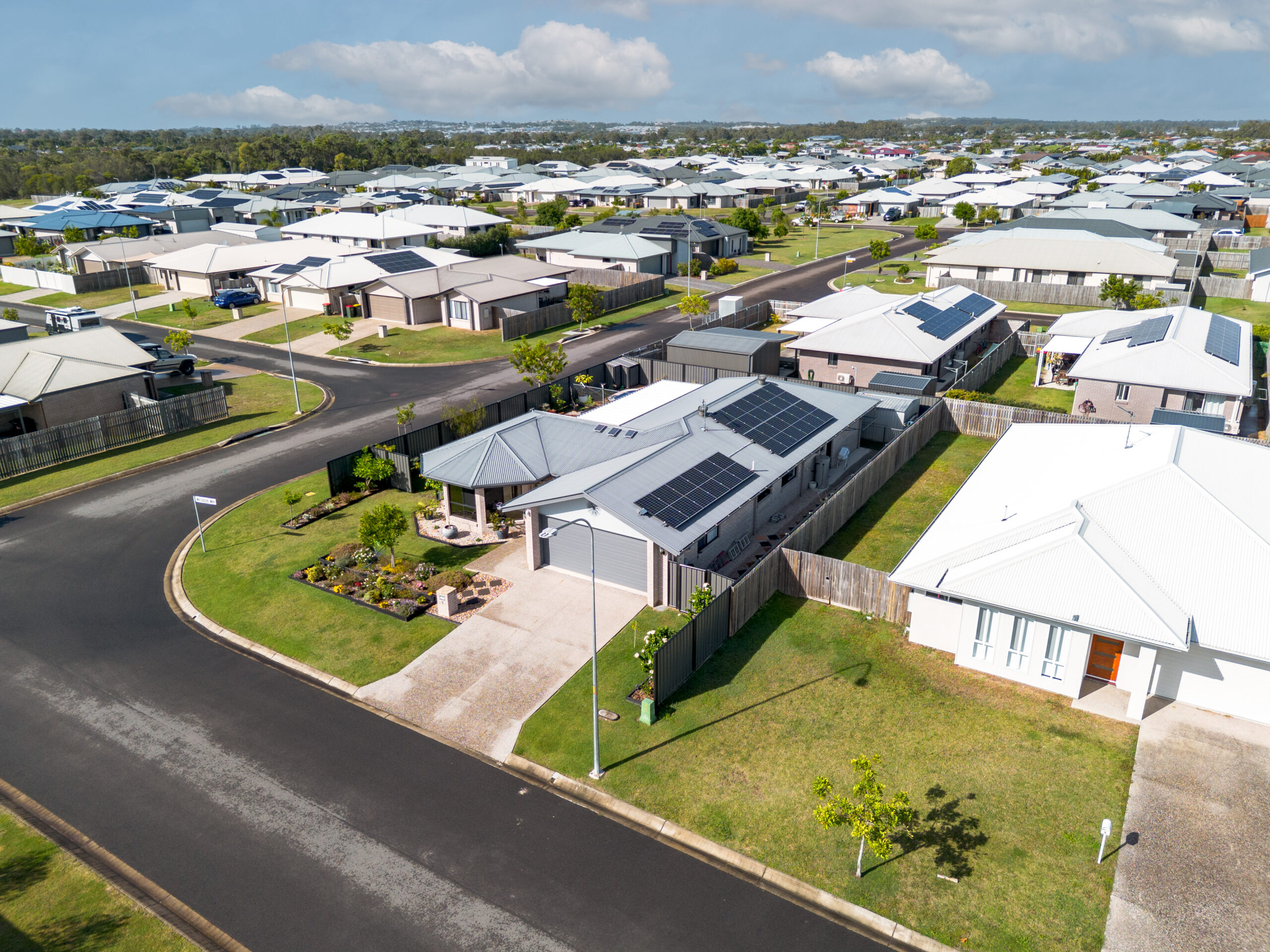2 Waterside Way, ELI WATERS, QLD 4655 AUS