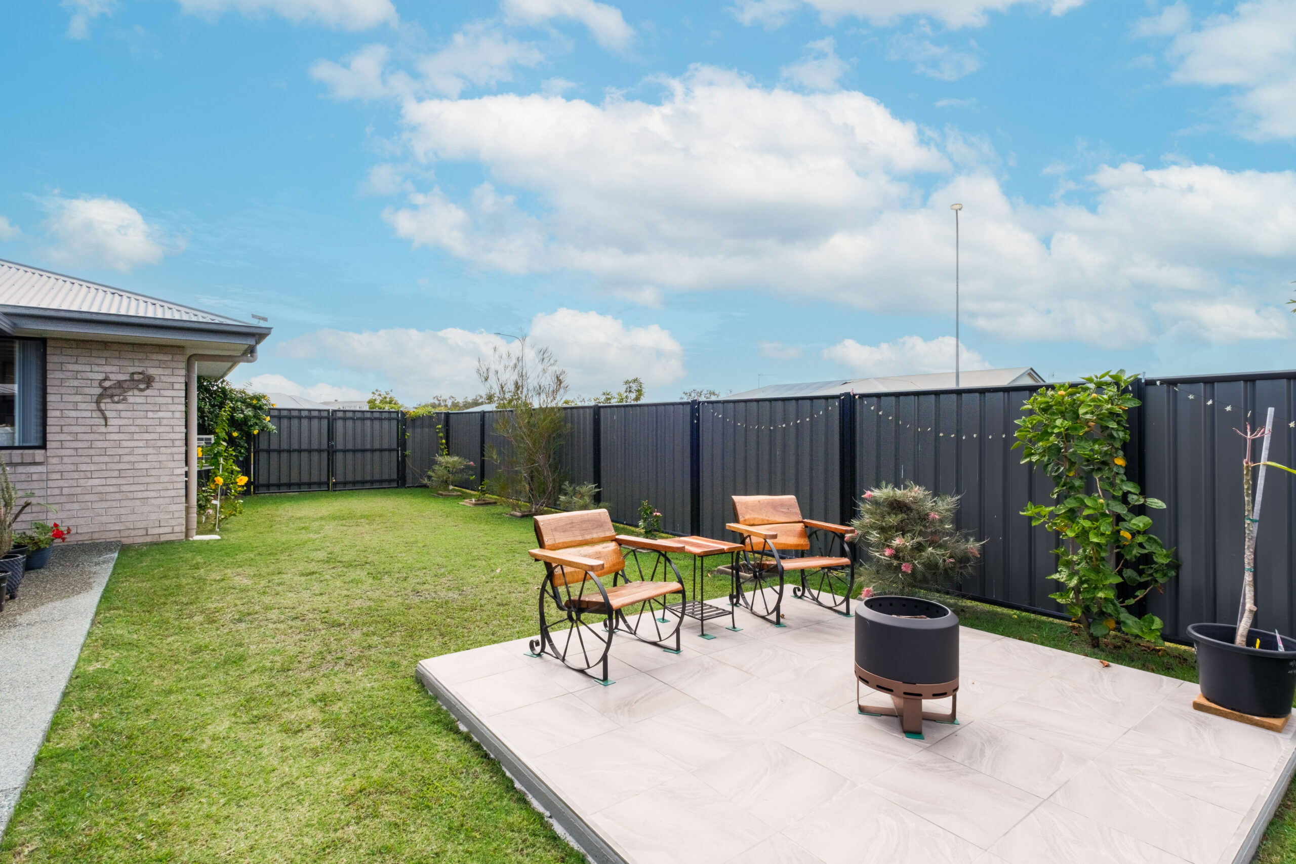 2 Waterside Way, ELI WATERS, QLD 4655 AUS